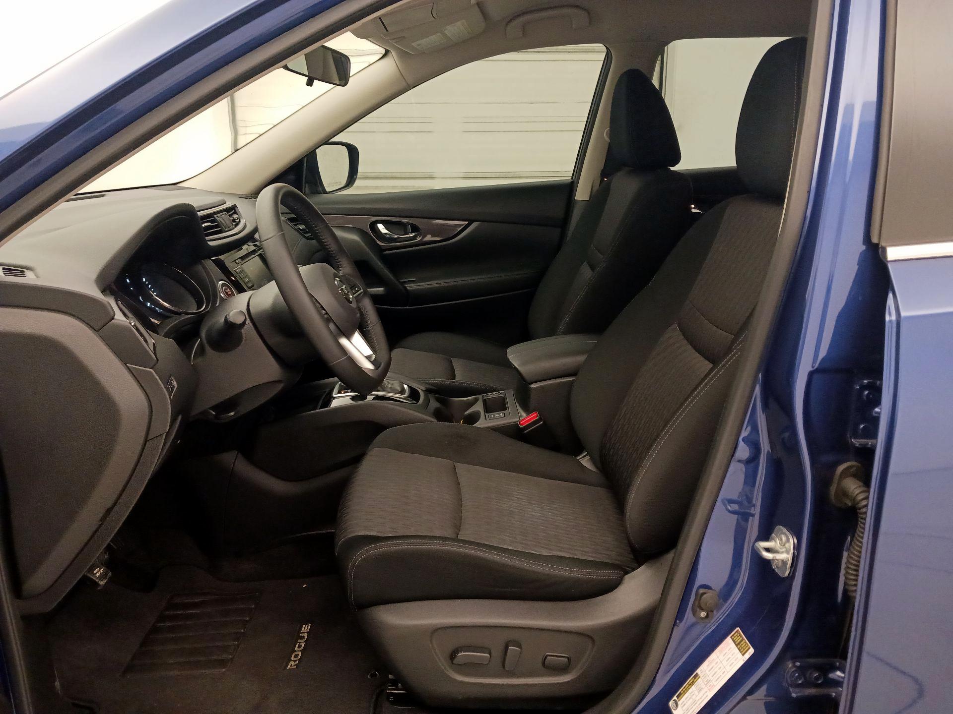 Thumbnail: 2019 Nissan Rogue - 9