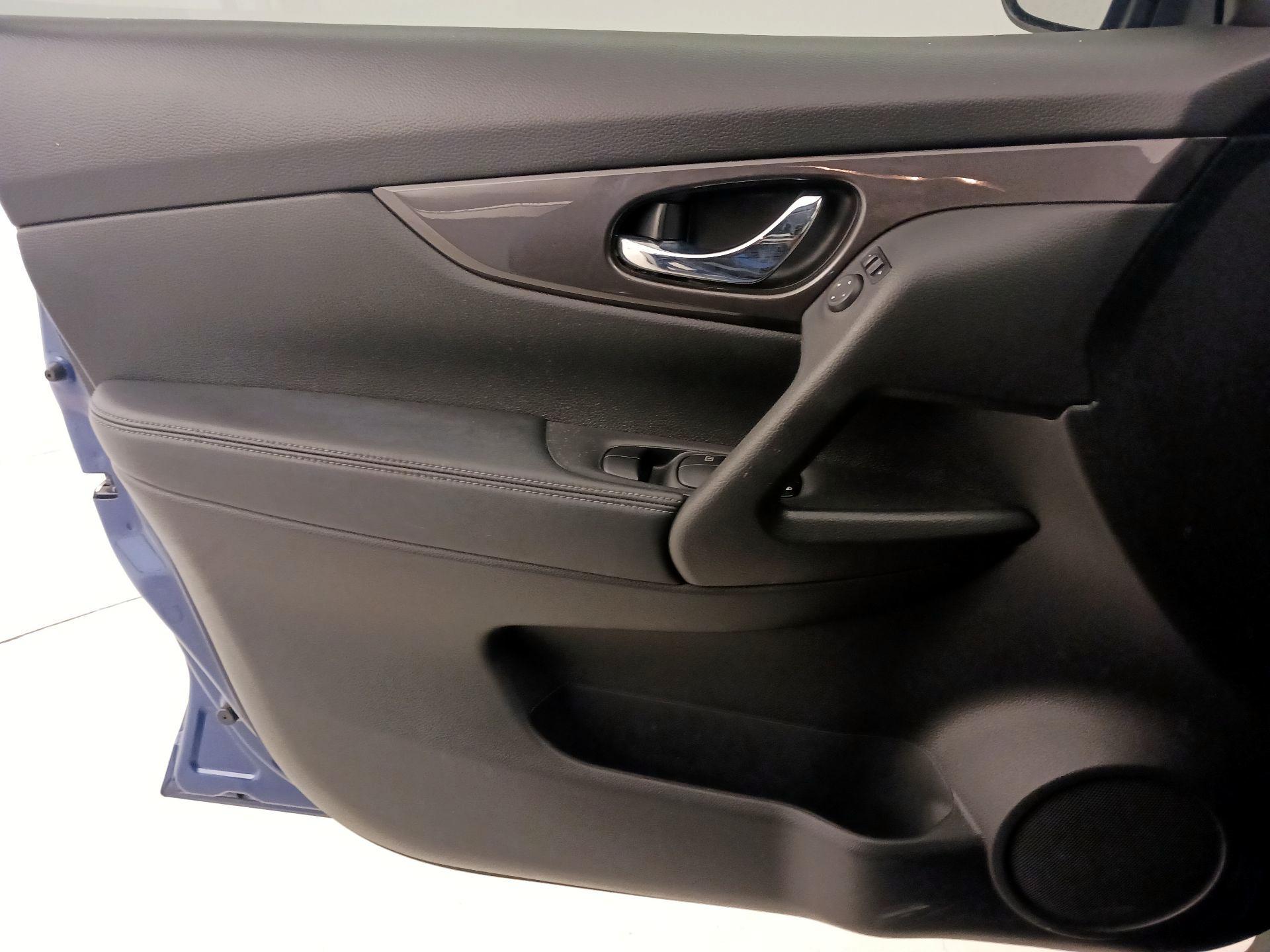 Thumbnail: 2019 Nissan Rogue - 10