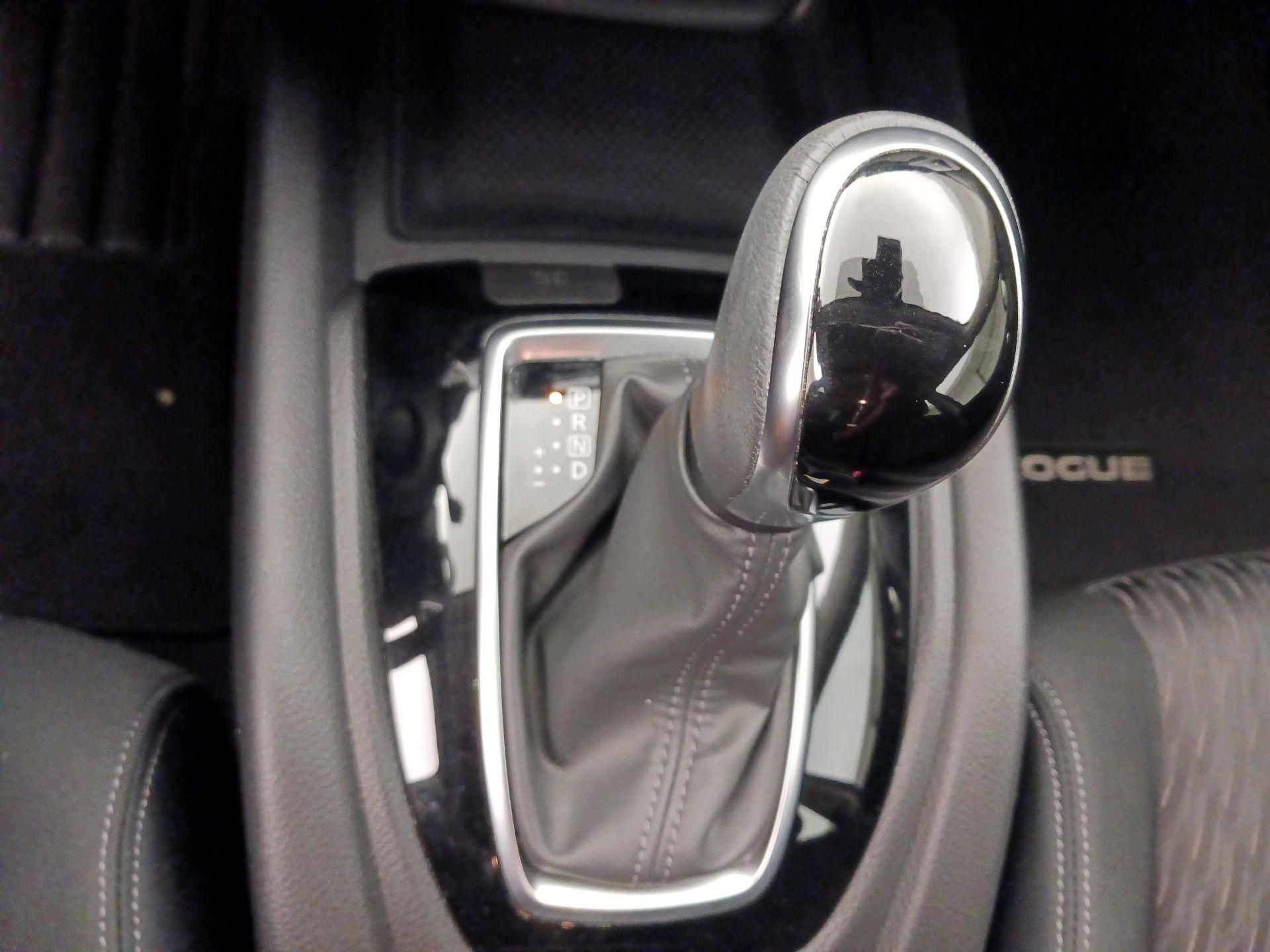 Thumbnail: 2019 Nissan Rogue - 15