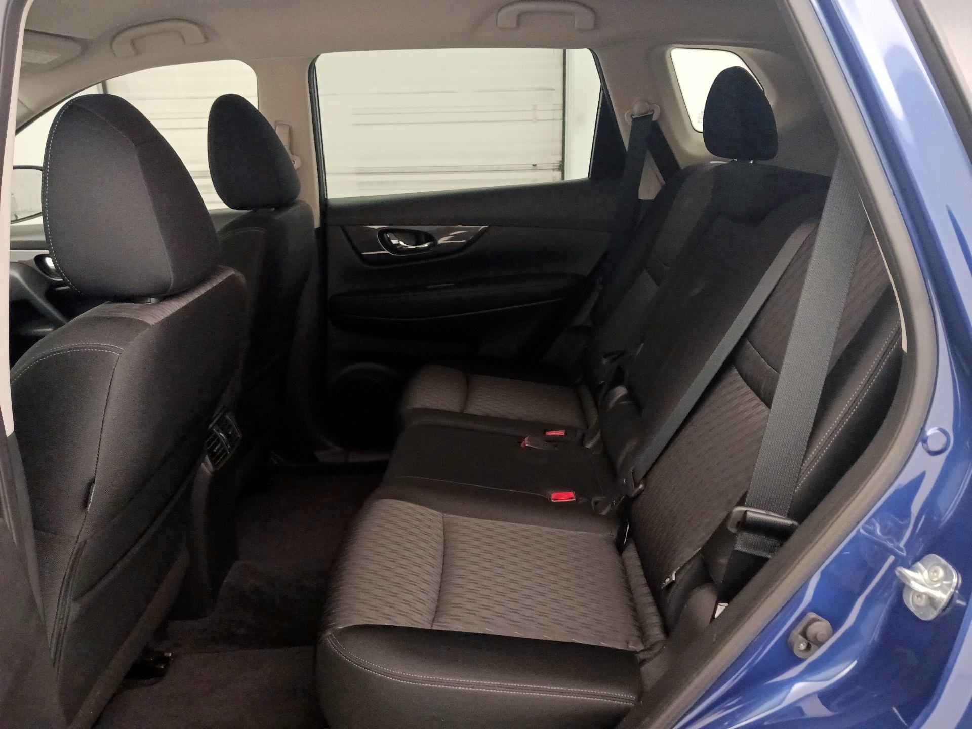 Thumbnail: 2019 Nissan Rogue - 17