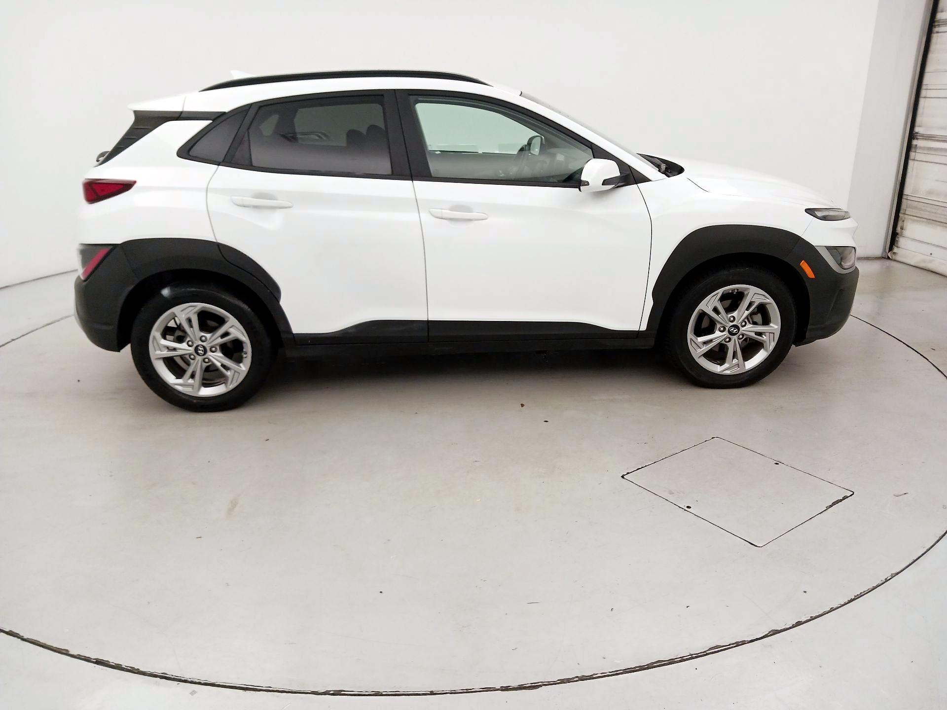 Thumbnail: 2022 Hyundai Kona - 4