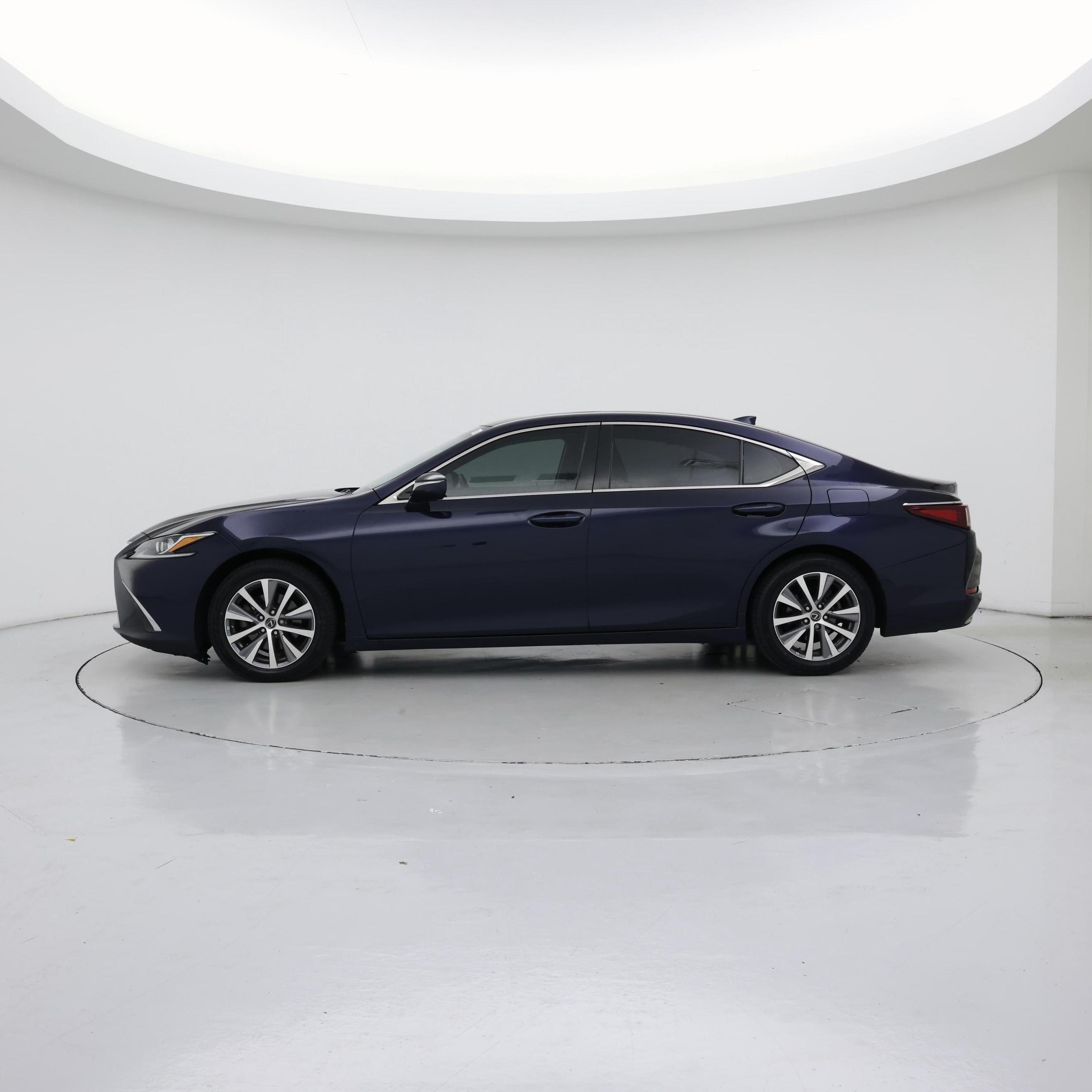 Thumbnail: 2020 Lexus ES - 3