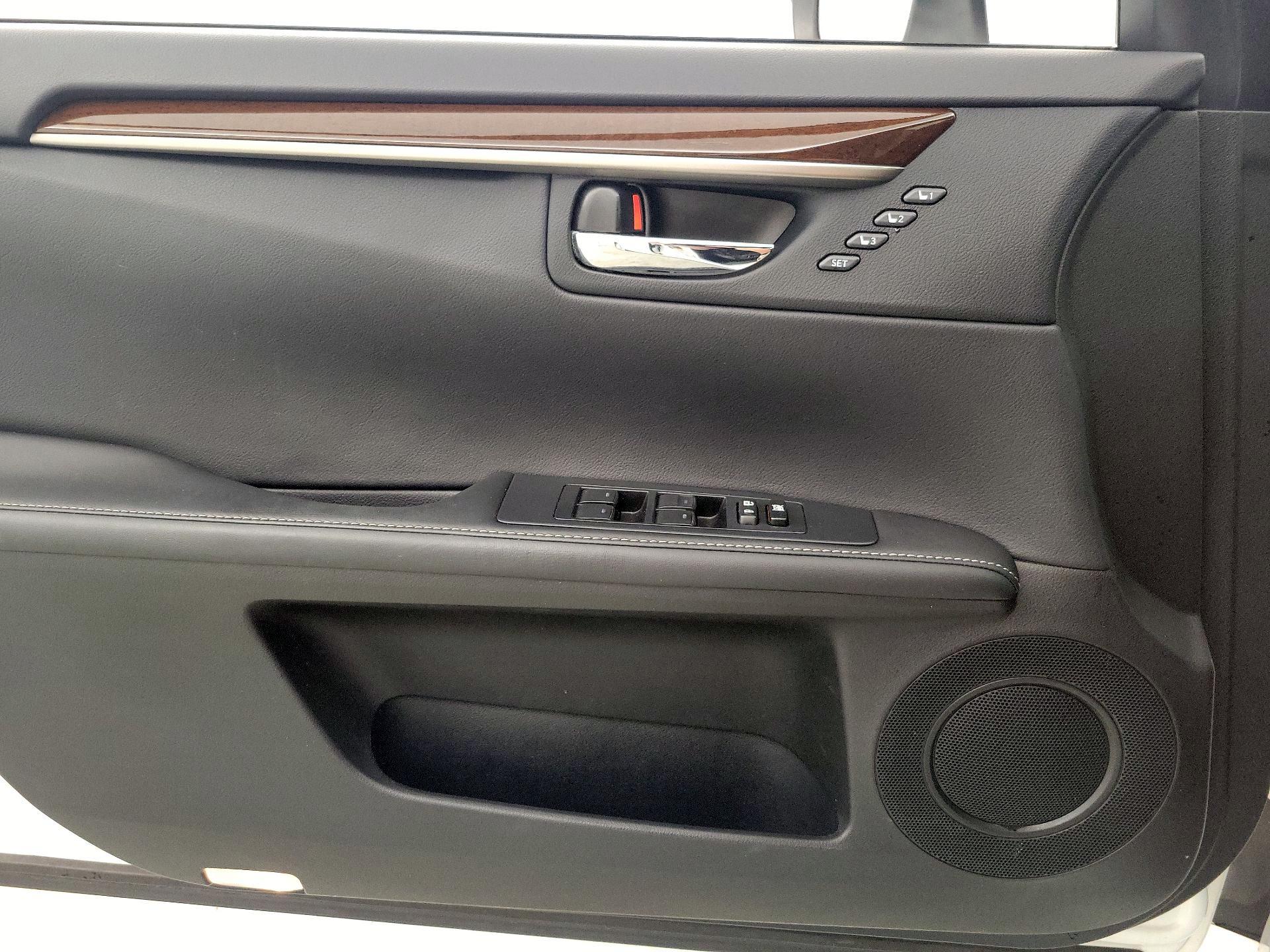 Thumbnail: 2013 Lexus ES - 12