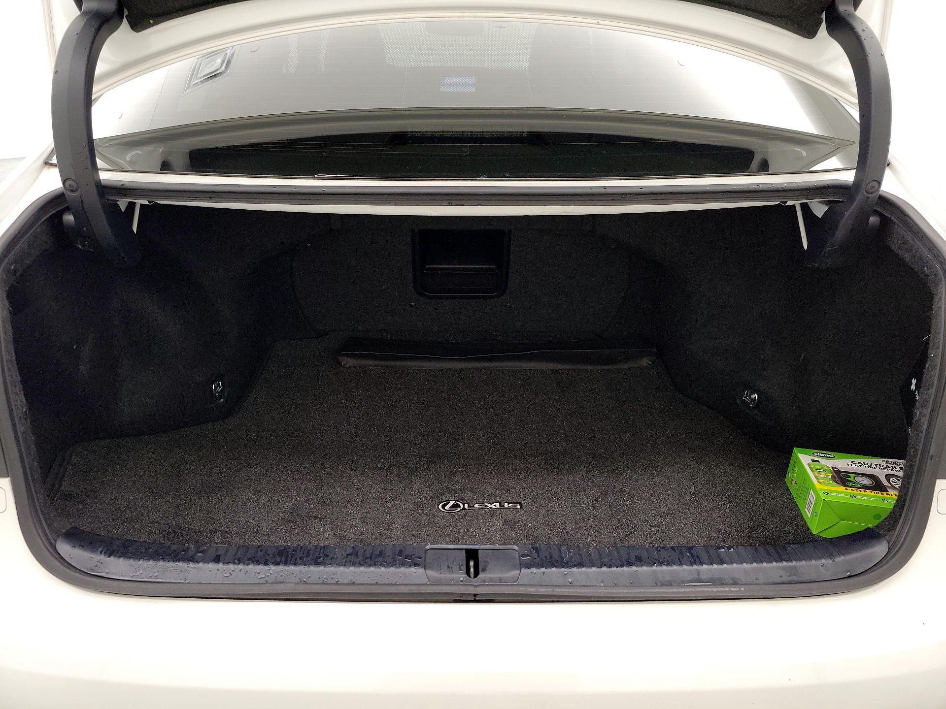 Thumbnail: 2013 Lexus ES - 20