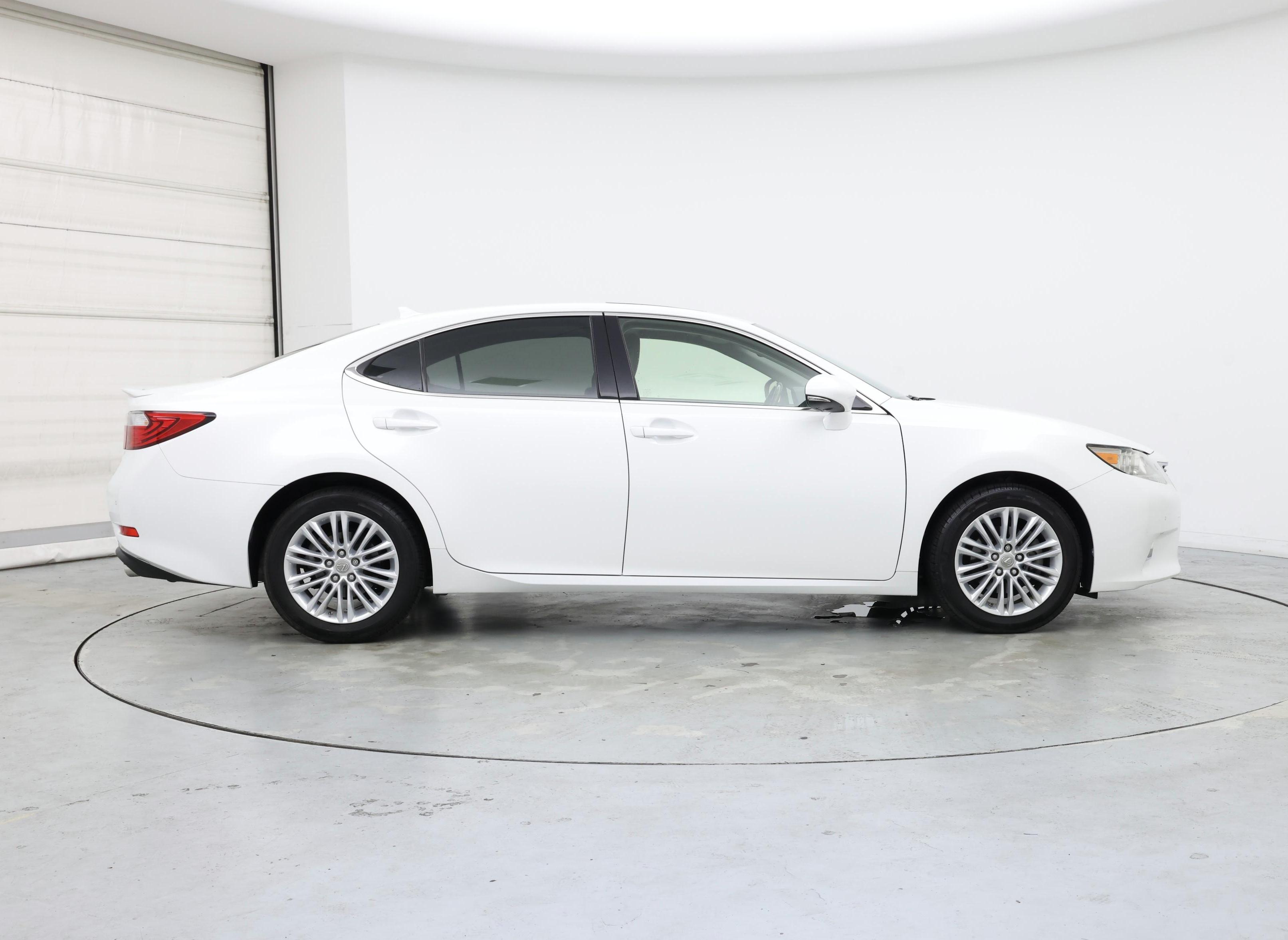 Thumbnail: 2013 Lexus ES - 7