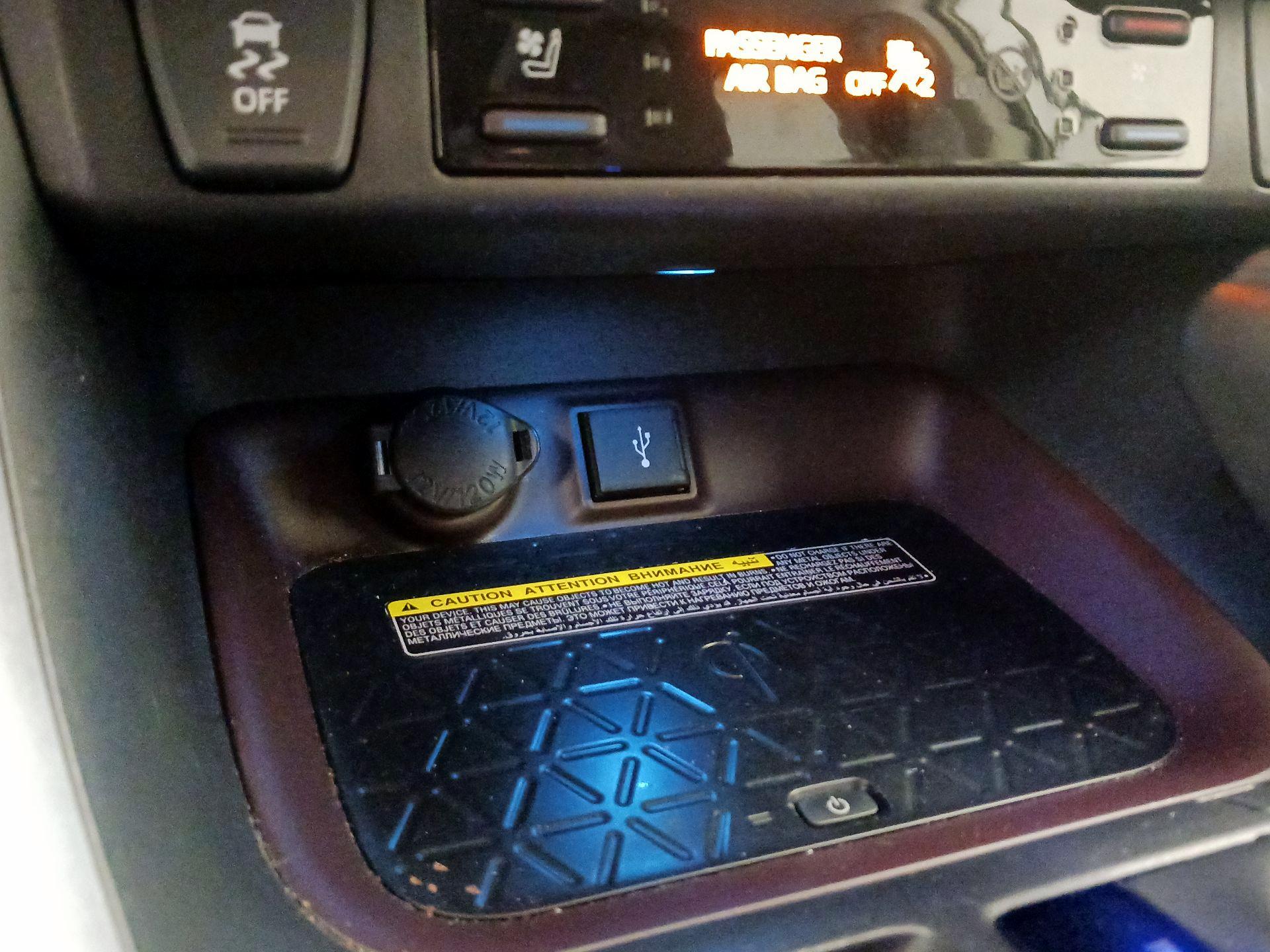 Thumbnail: 2020 Toyota RAV4 - 19