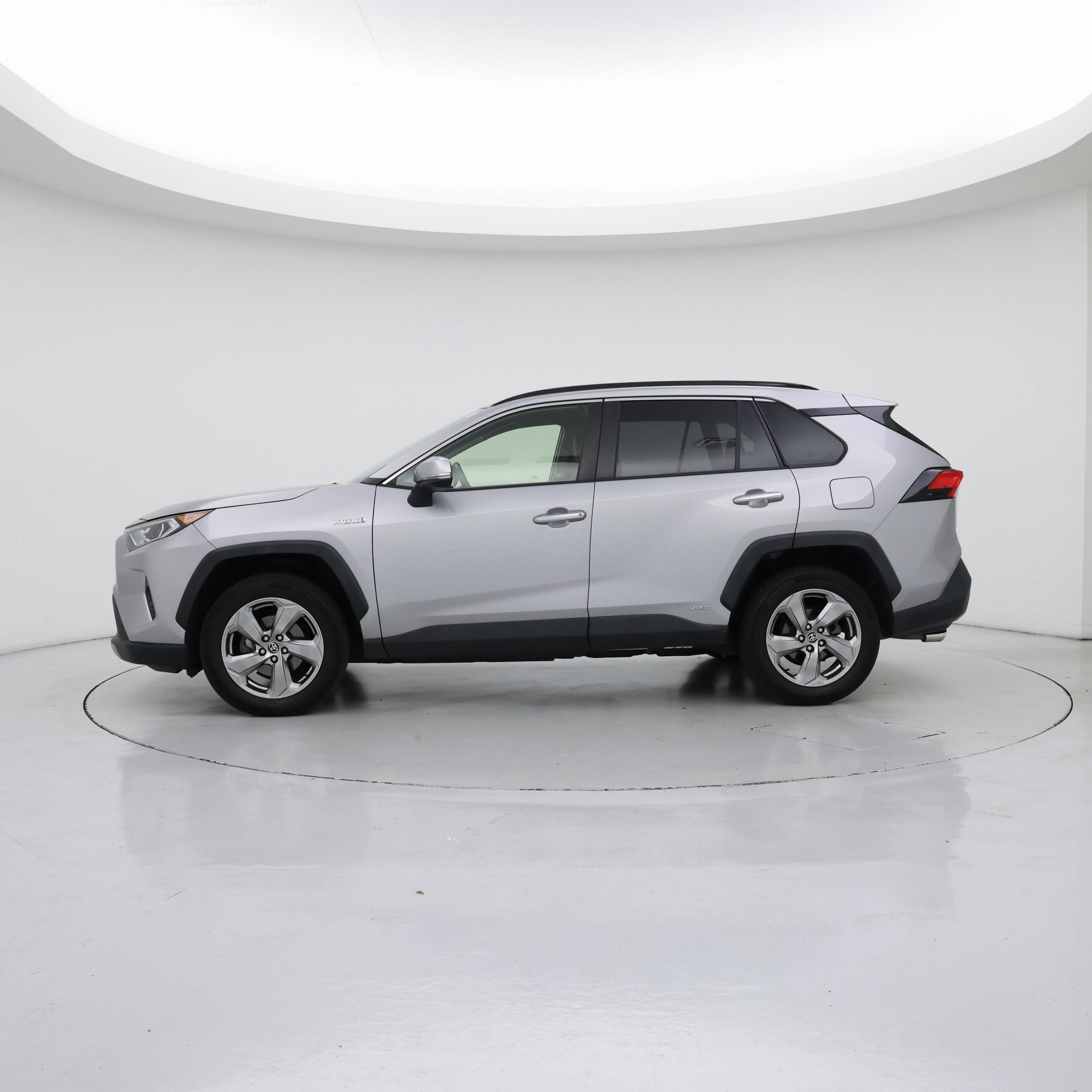 Thumbnail: 2020 Toyota RAV4 - 3