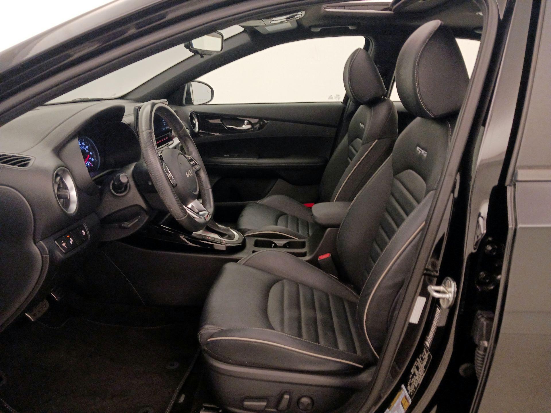 Thumbnail: 2022 Kia Forte - 11