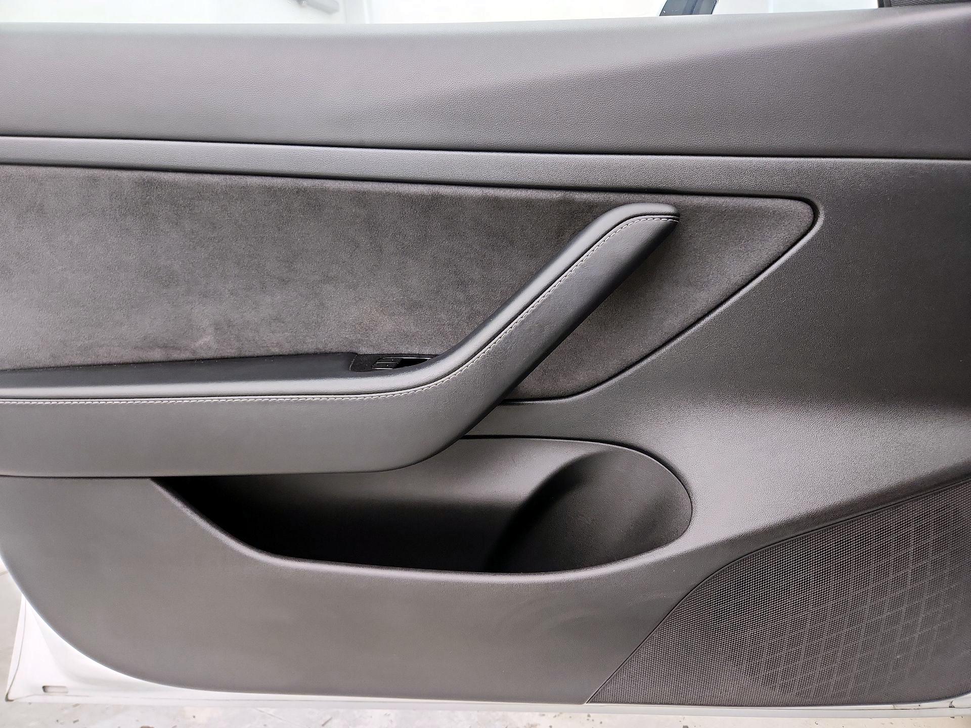 Thumbnail: 2020 Tesla Model 3 - 12