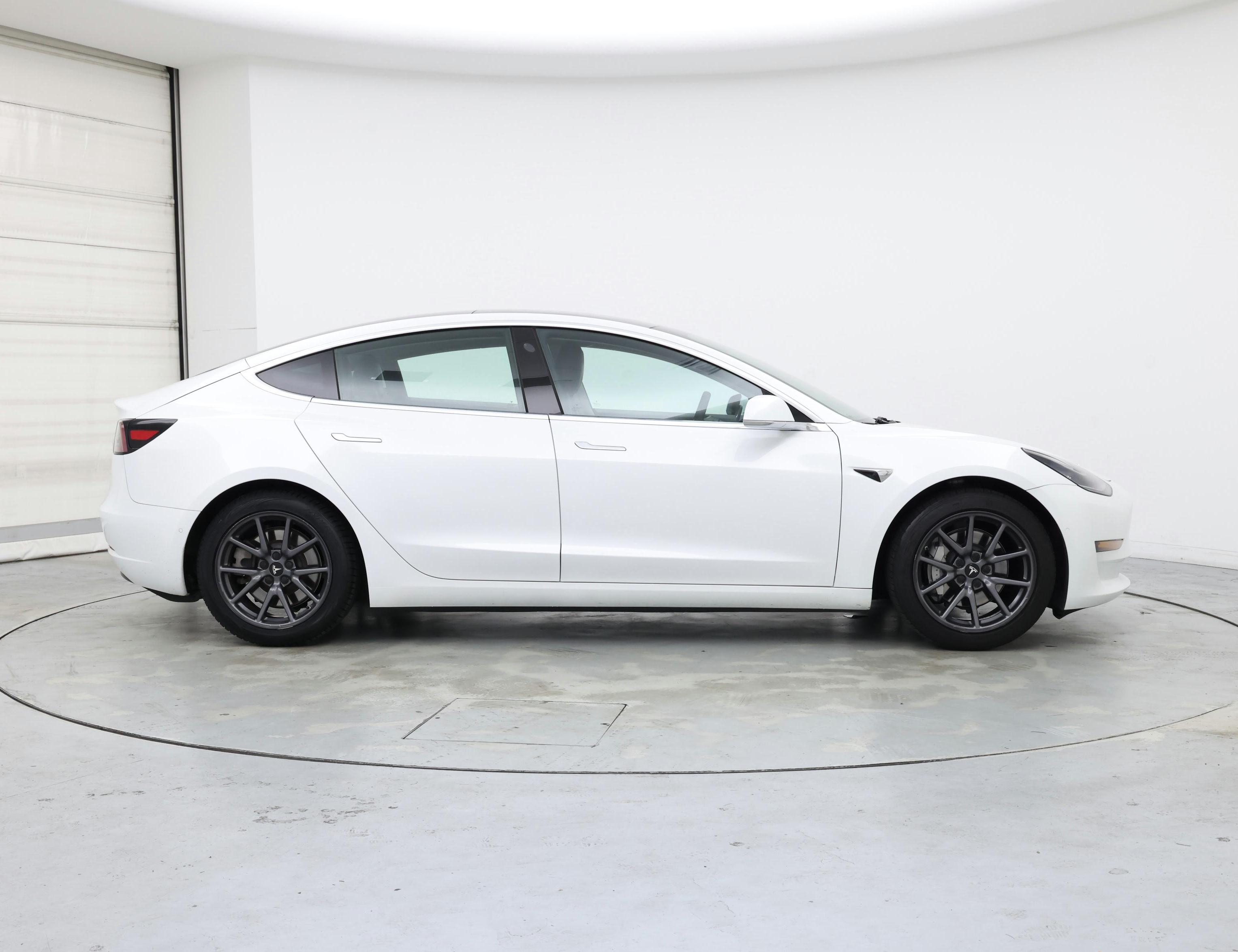 Thumbnail: 2020 Tesla Model 3 - 7