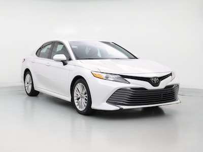White 2018 Toyota Camry XLE