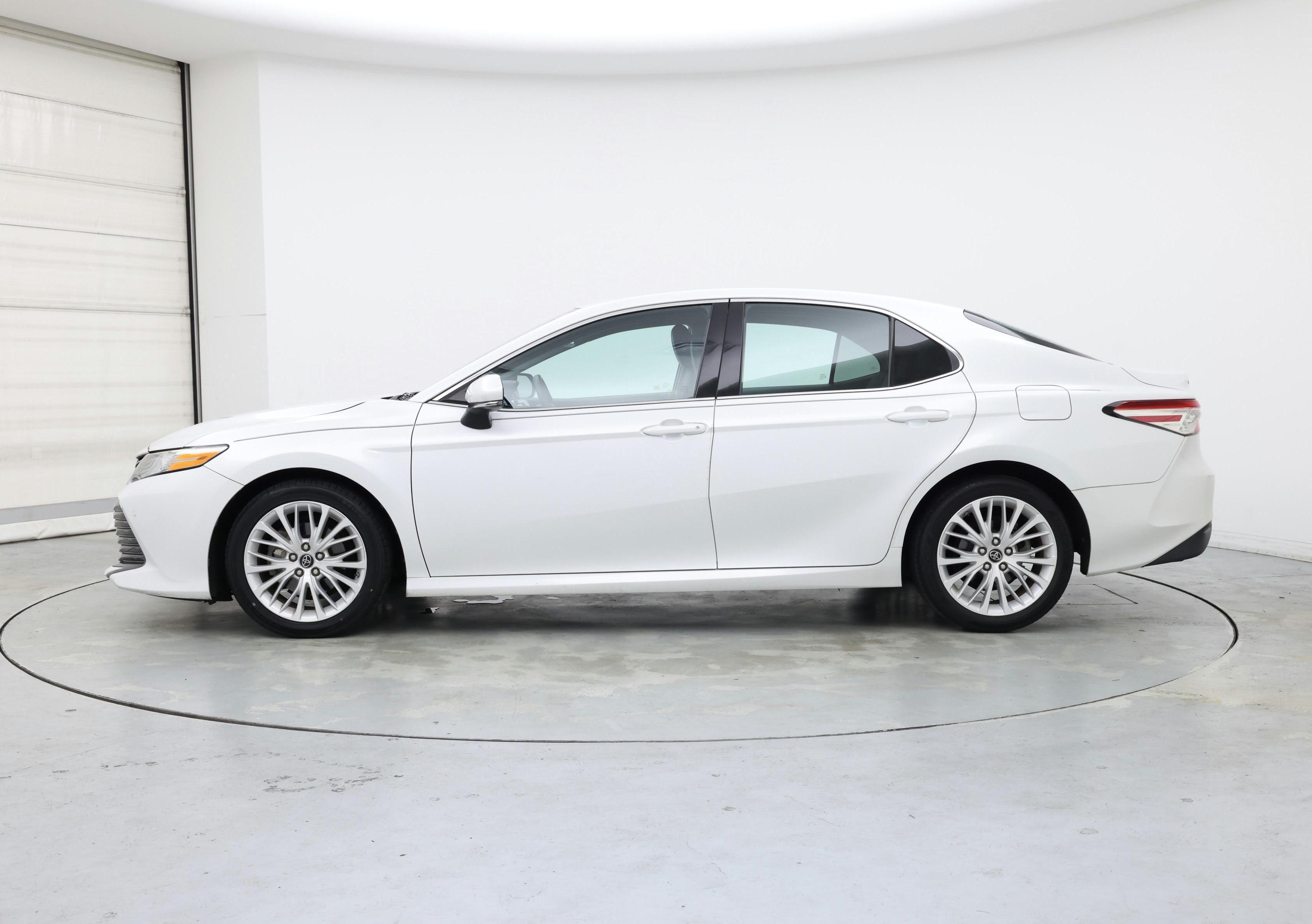Thumbnail: 2018 Toyota Camry - 3
