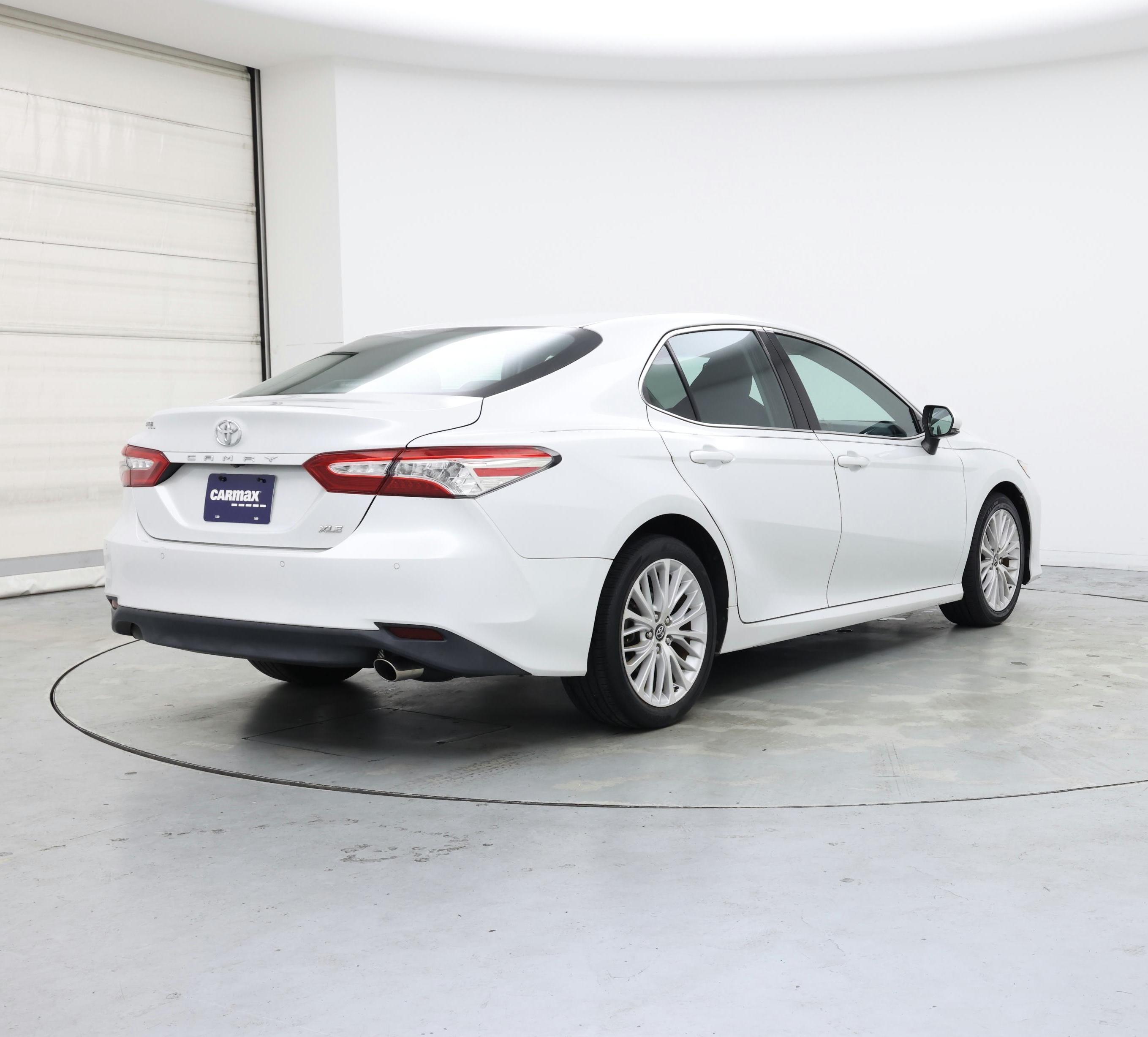 Thumbnail: 2018 Toyota Camry - 8