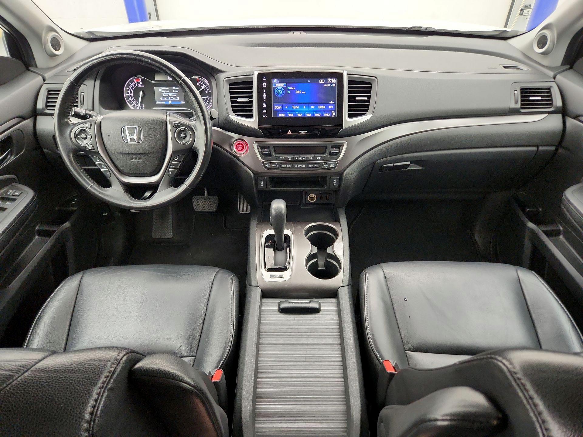 Thumbnail: 2017 Honda Pilot - 9