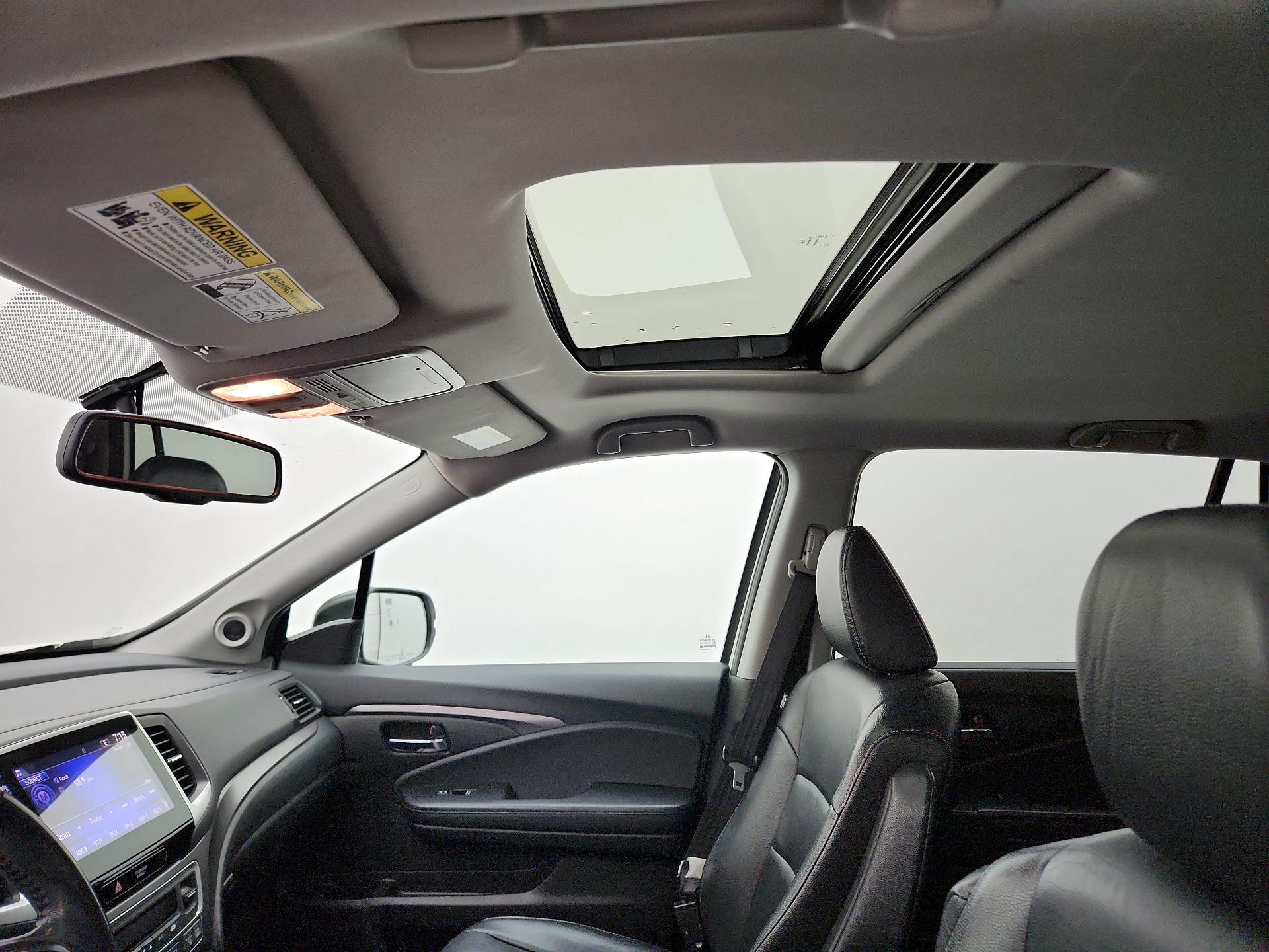 Thumbnail: 2017 Honda Pilot - 19