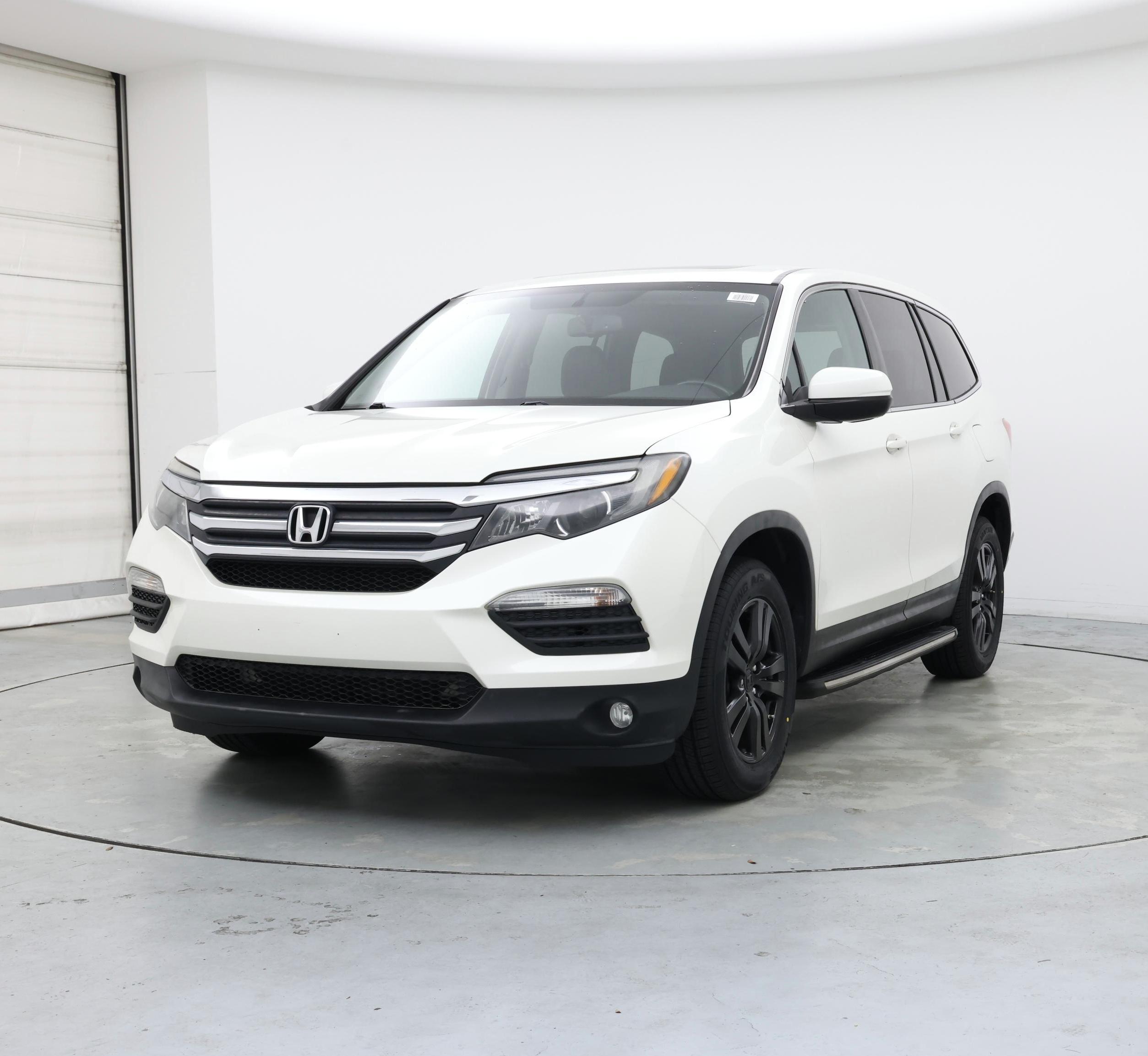 Thumbnail: 2017 Honda Pilot - 4