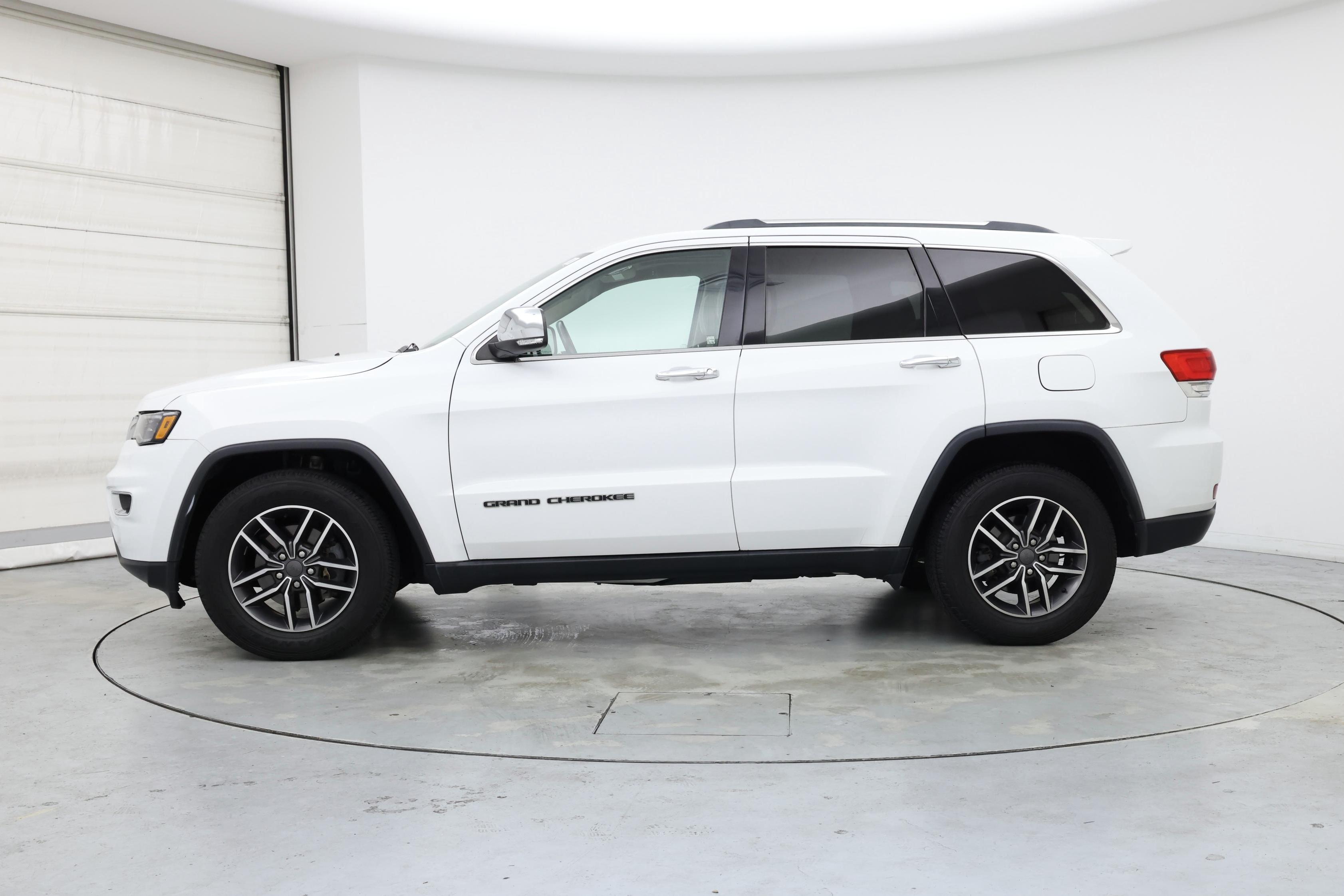 Thumbnail: 2019 Jeep Grand Cherokee - 3