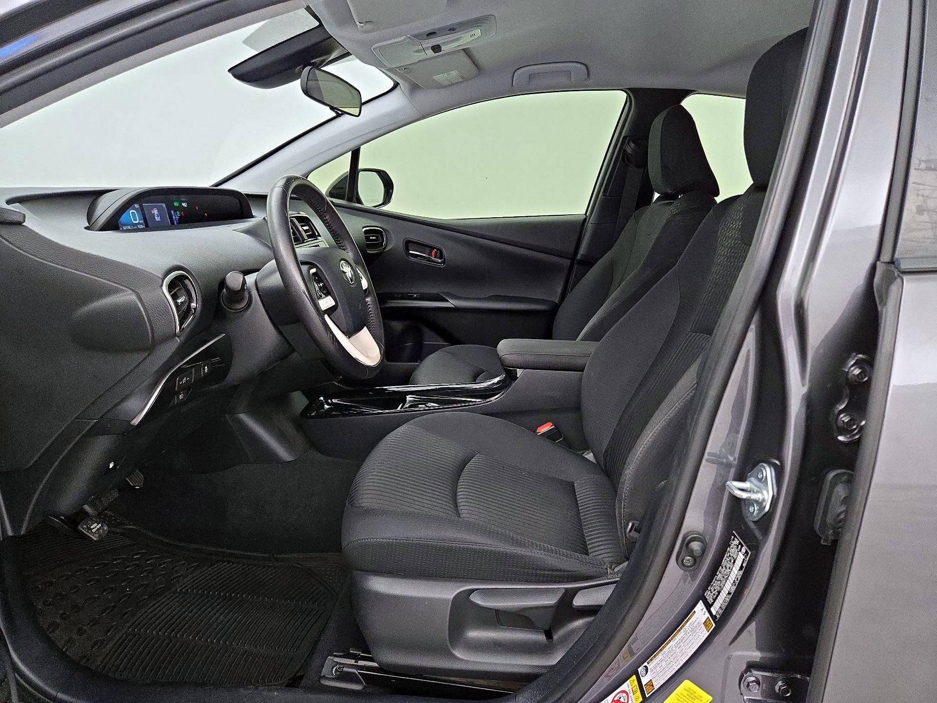 Thumbnail: 2017 Toyota Prius - 11