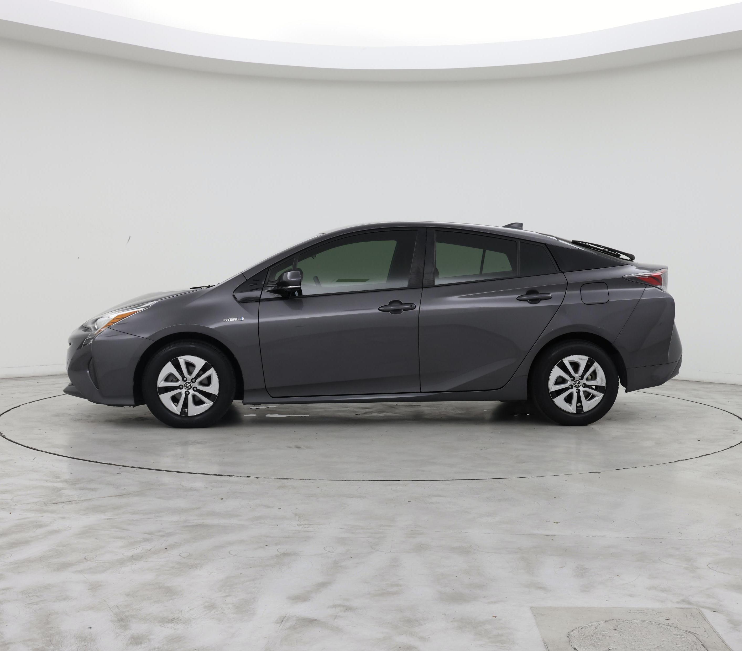 Thumbnail: 2017 Toyota Prius - 3