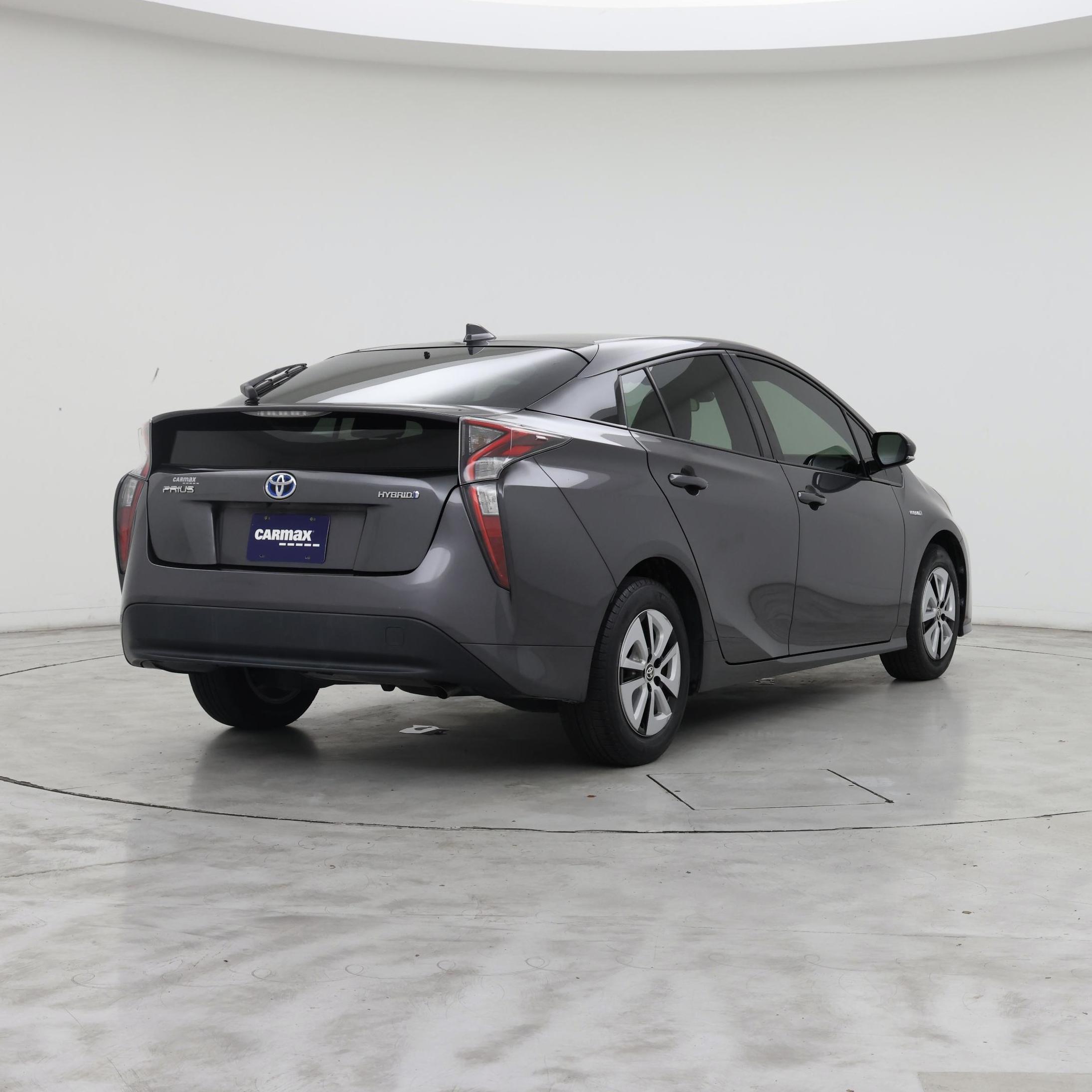 Thumbnail: 2017 Toyota Prius - 8