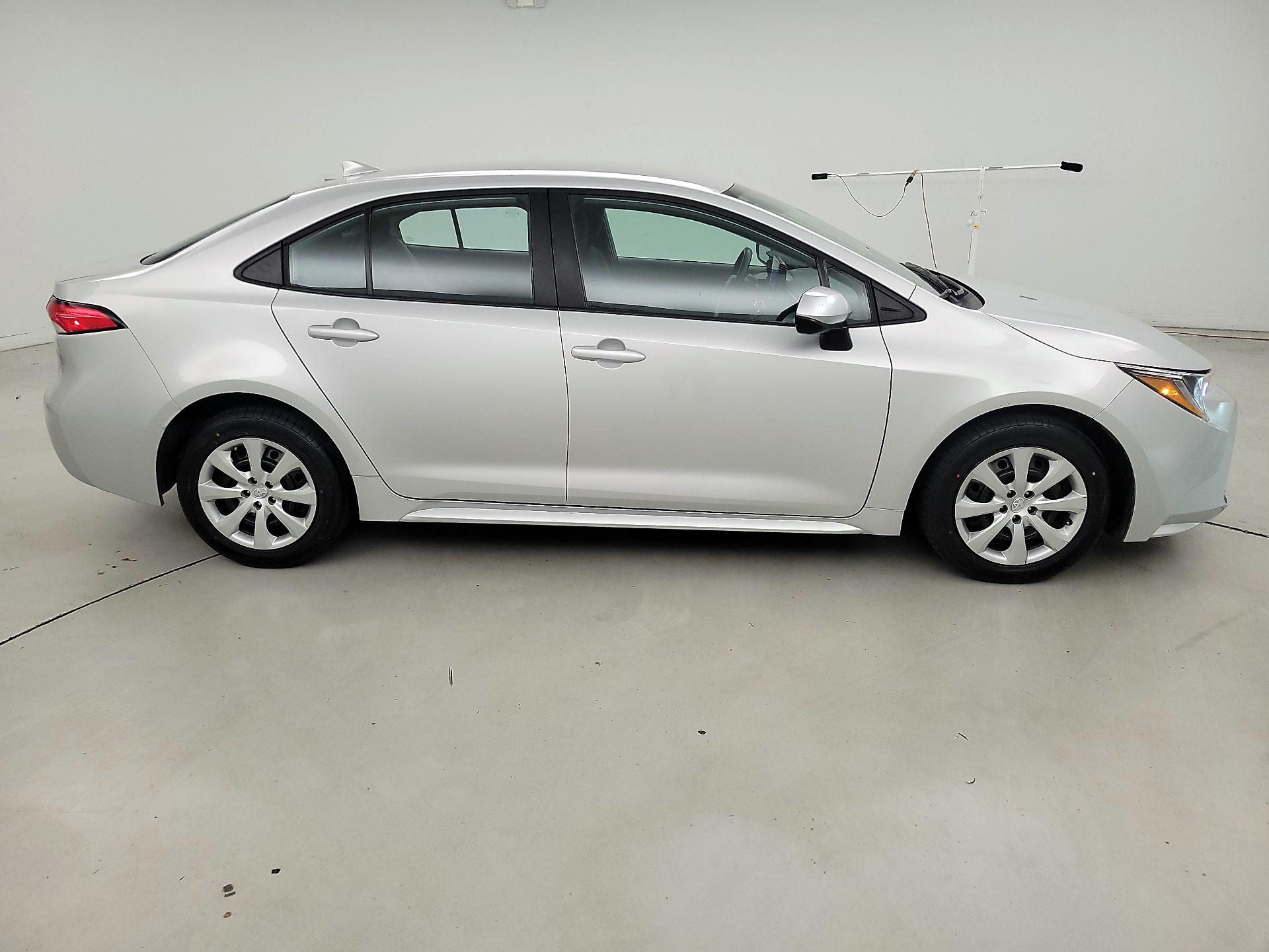 Thumbnail: 2023 Toyota Corolla - 4