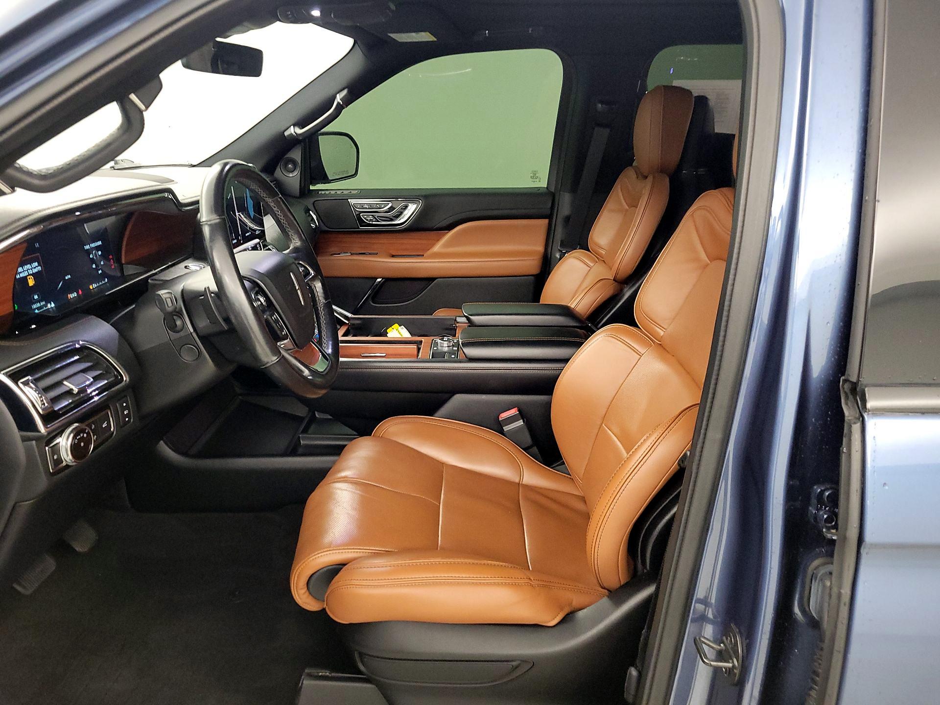 Thumbnail: 2019 Lincoln Navigator - 9