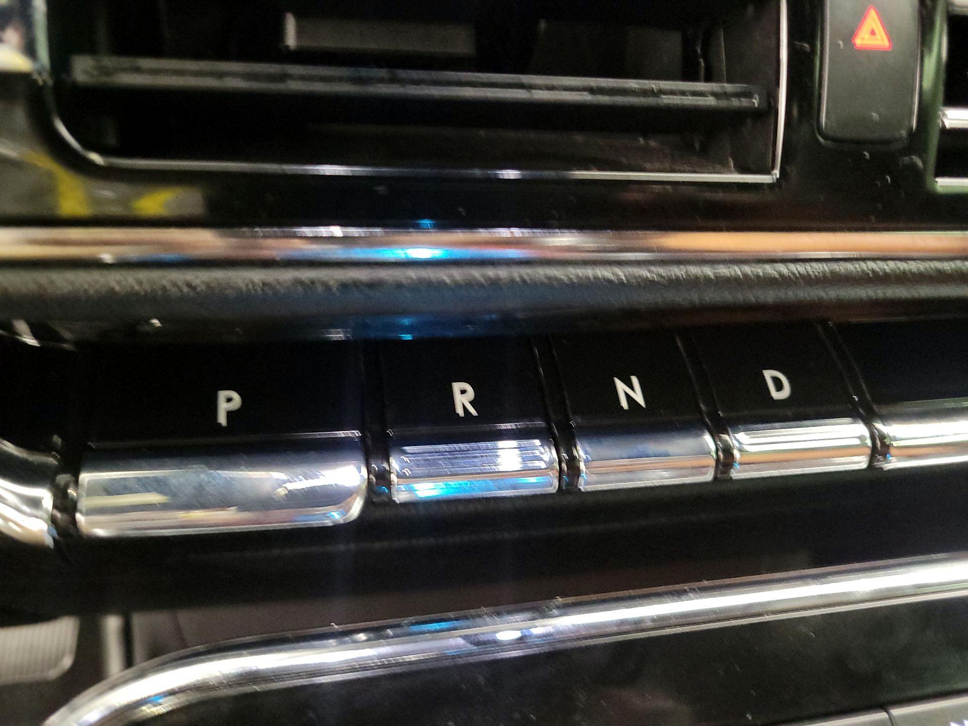 Thumbnail: 2019 Lincoln Navigator - 16