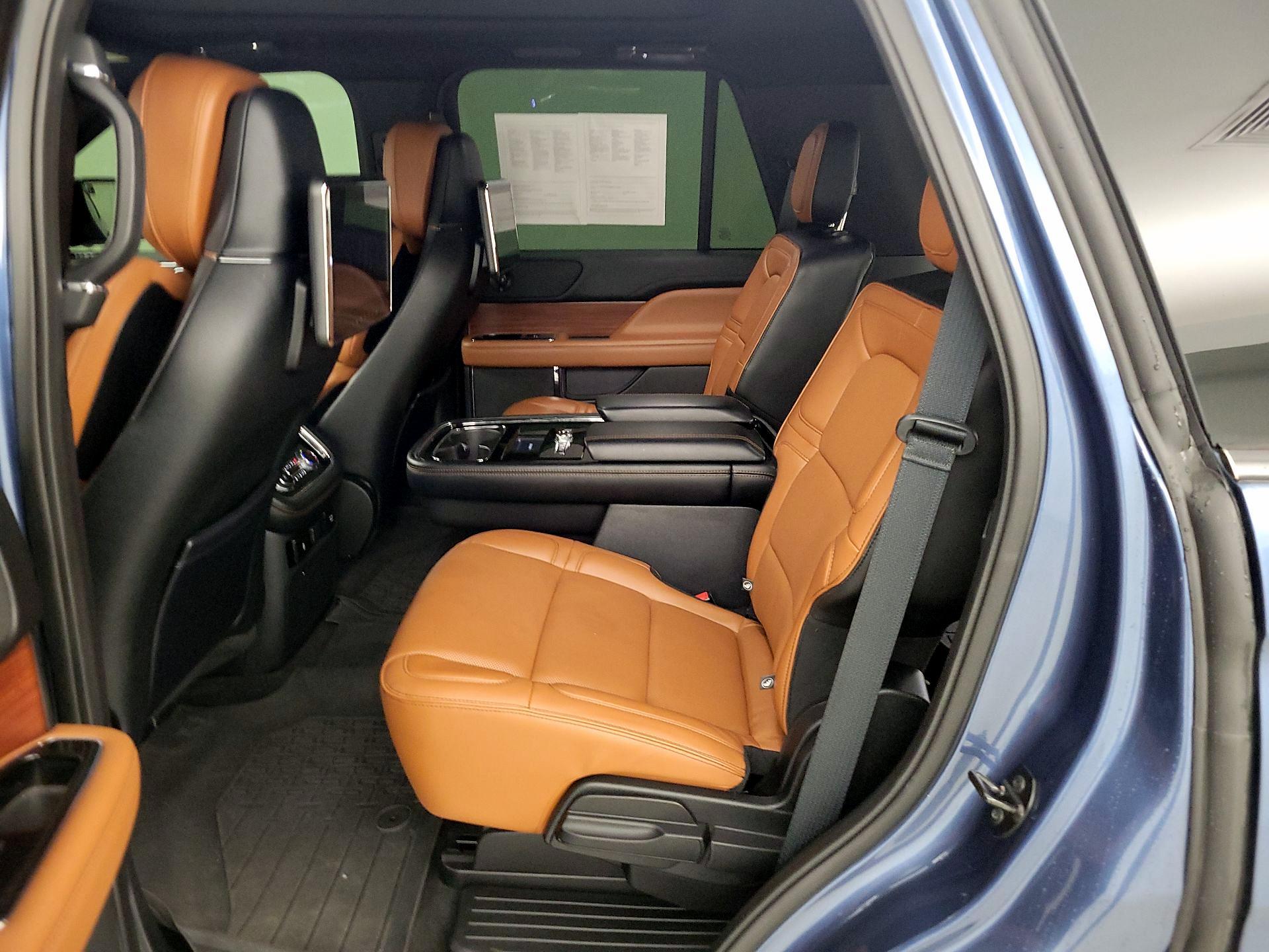 Thumbnail: 2019 Lincoln Navigator - 19