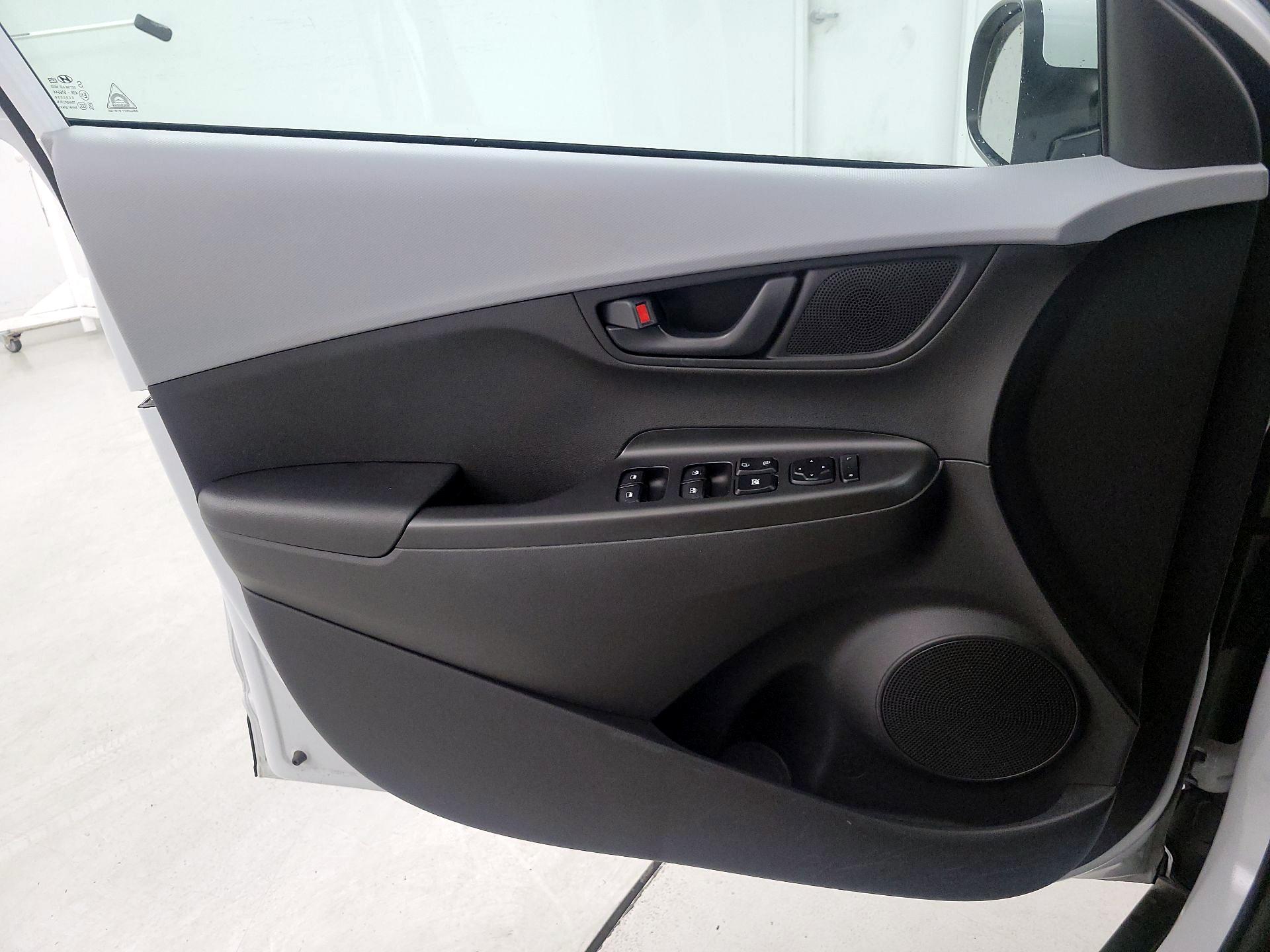 Thumbnail: 2020 Hyundai Kona - 10