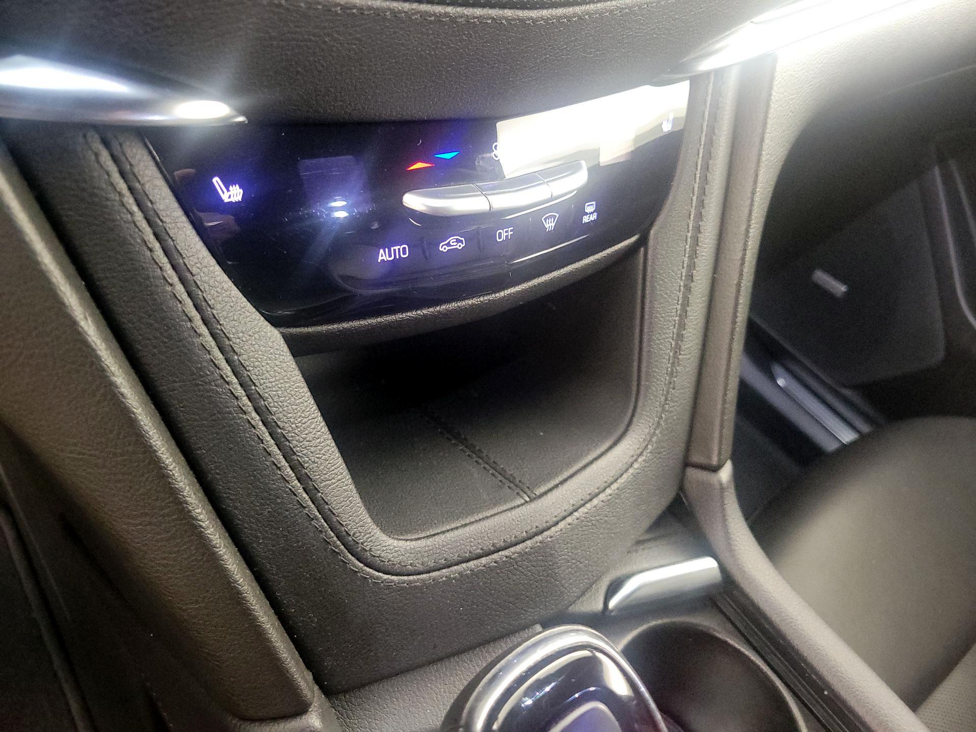 Thumbnail: 2022 Cadillac XT5 - 14