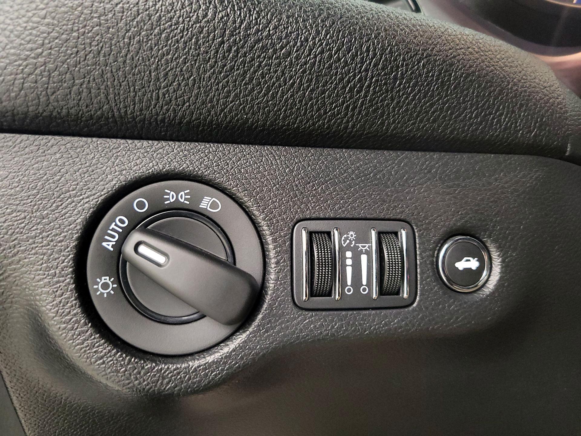Thumbnail: 2019 Dodge Challenger - 11