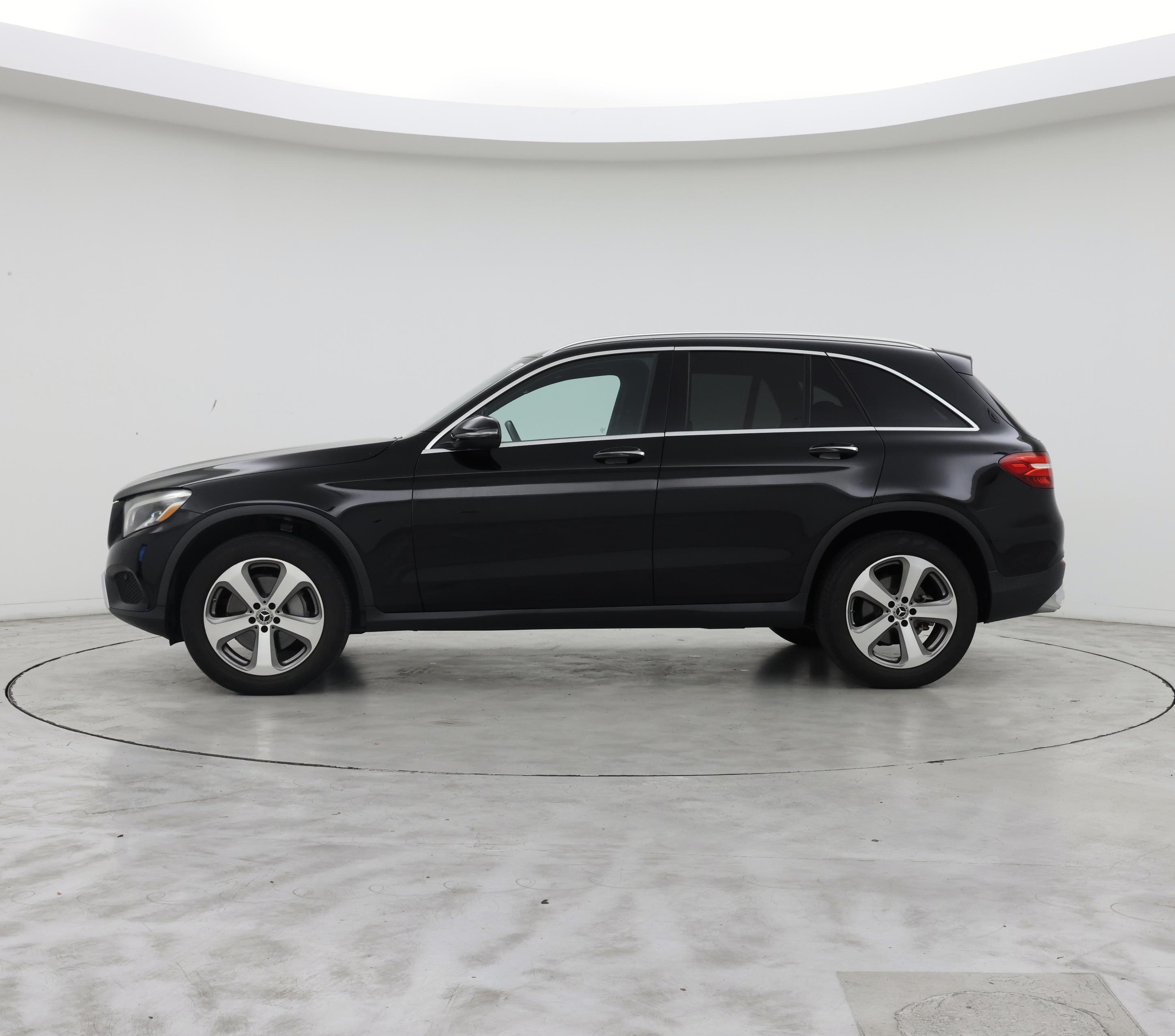 Thumbnail: 2017 Mercedes-Benz GLC - 3