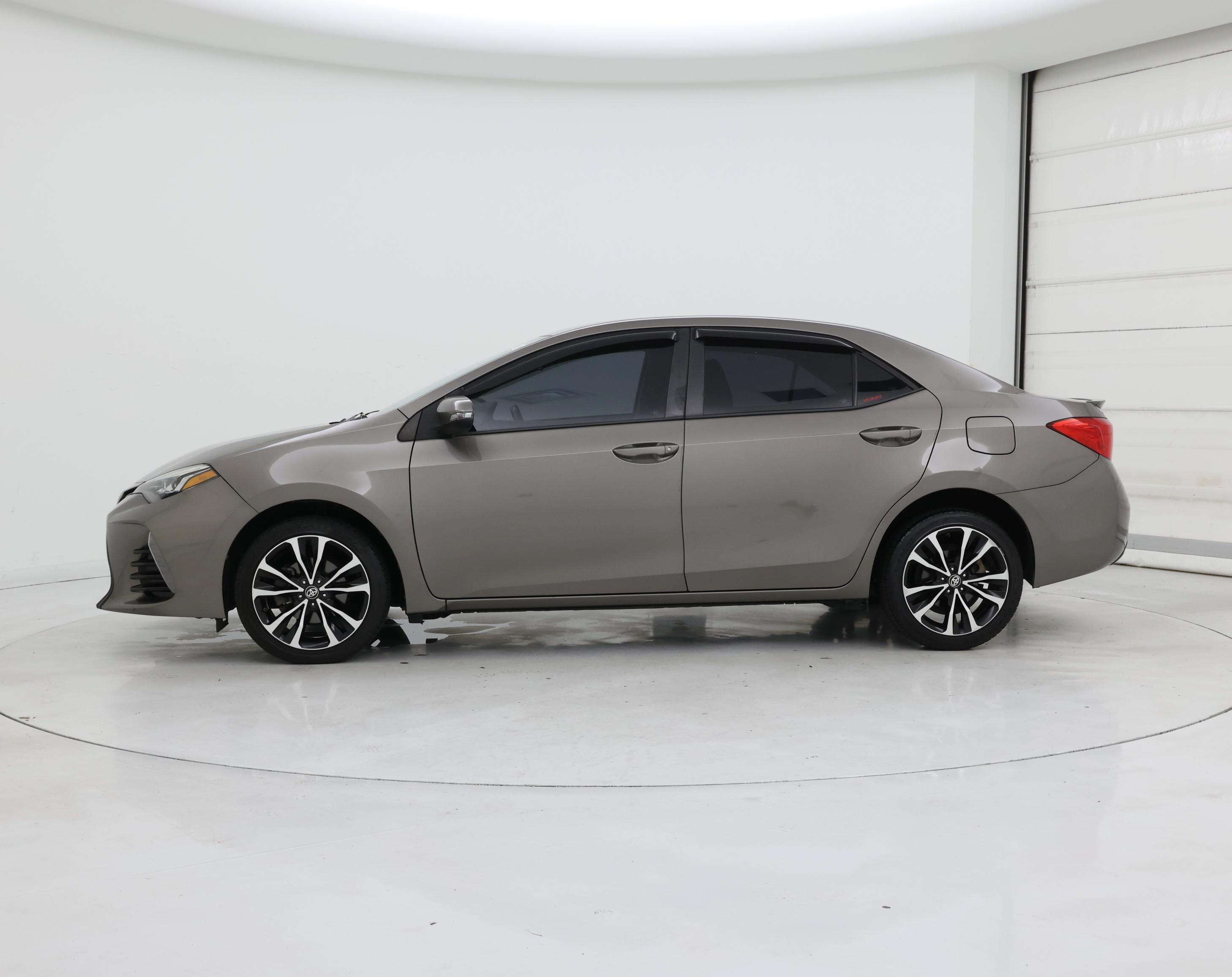 Thumbnail: 2018 Toyota Corolla - 3
