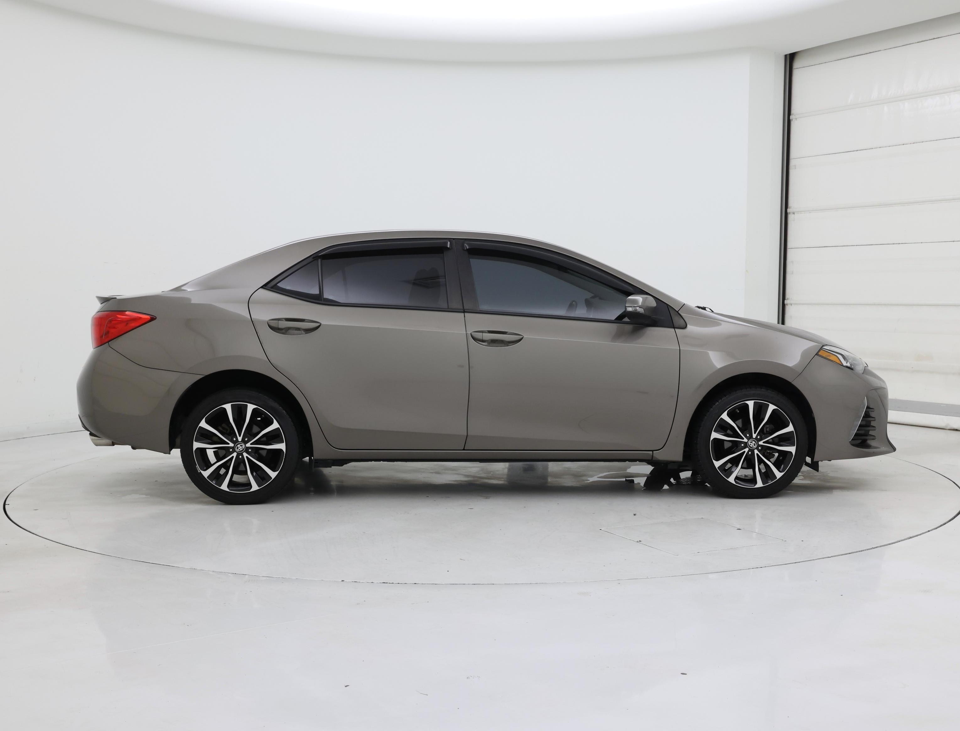 Thumbnail: 2018 Toyota Corolla - 7