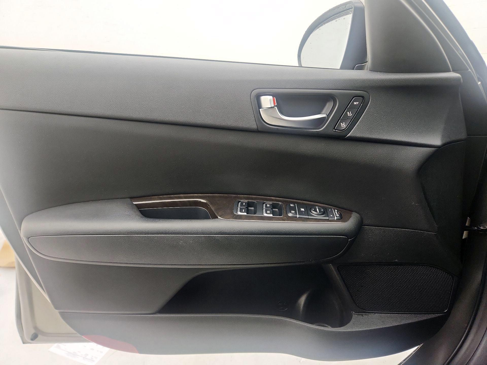 Thumbnail: 2016 Kia Optima - 12