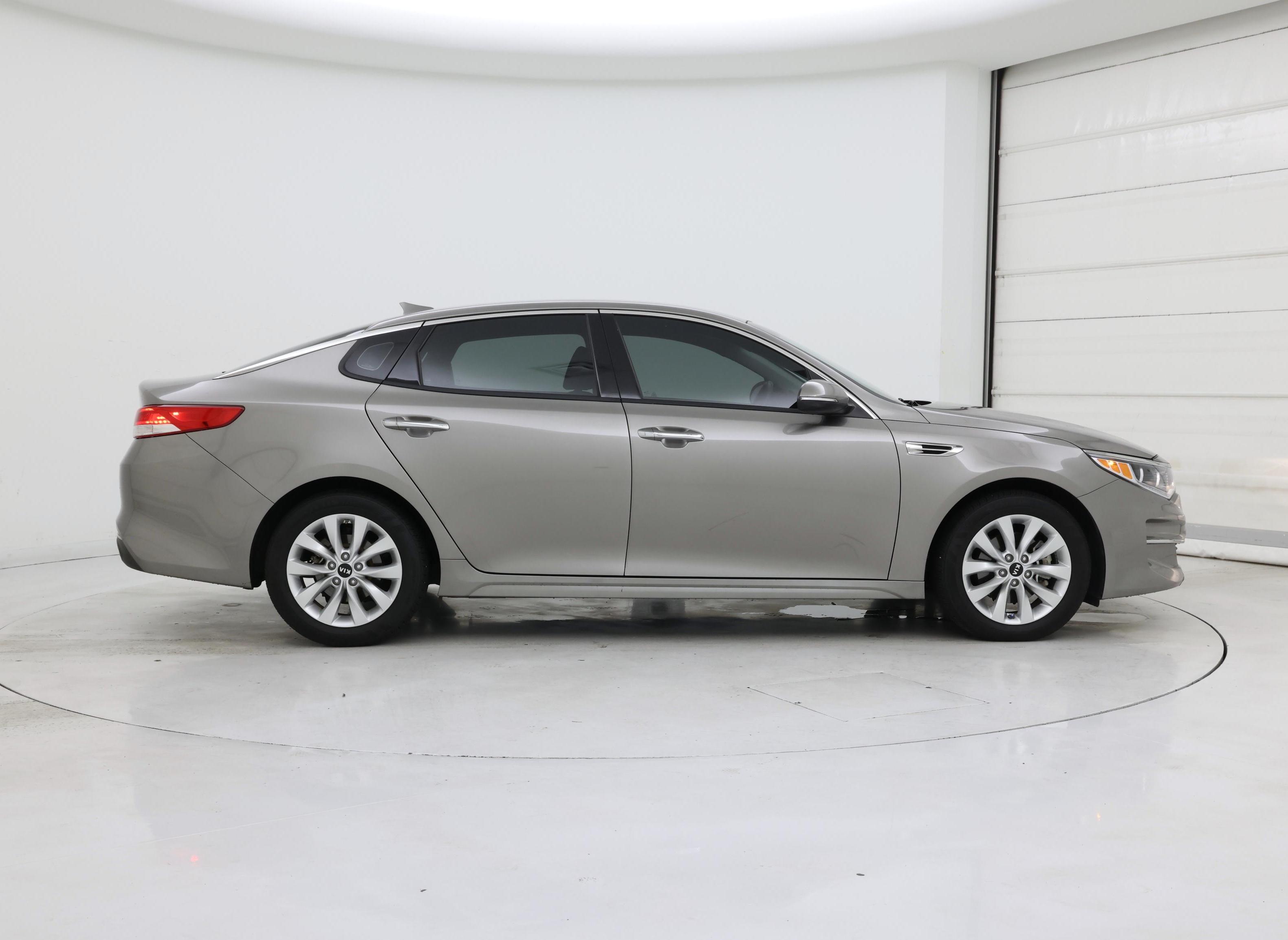 Thumbnail: 2016 Kia Optima - 7