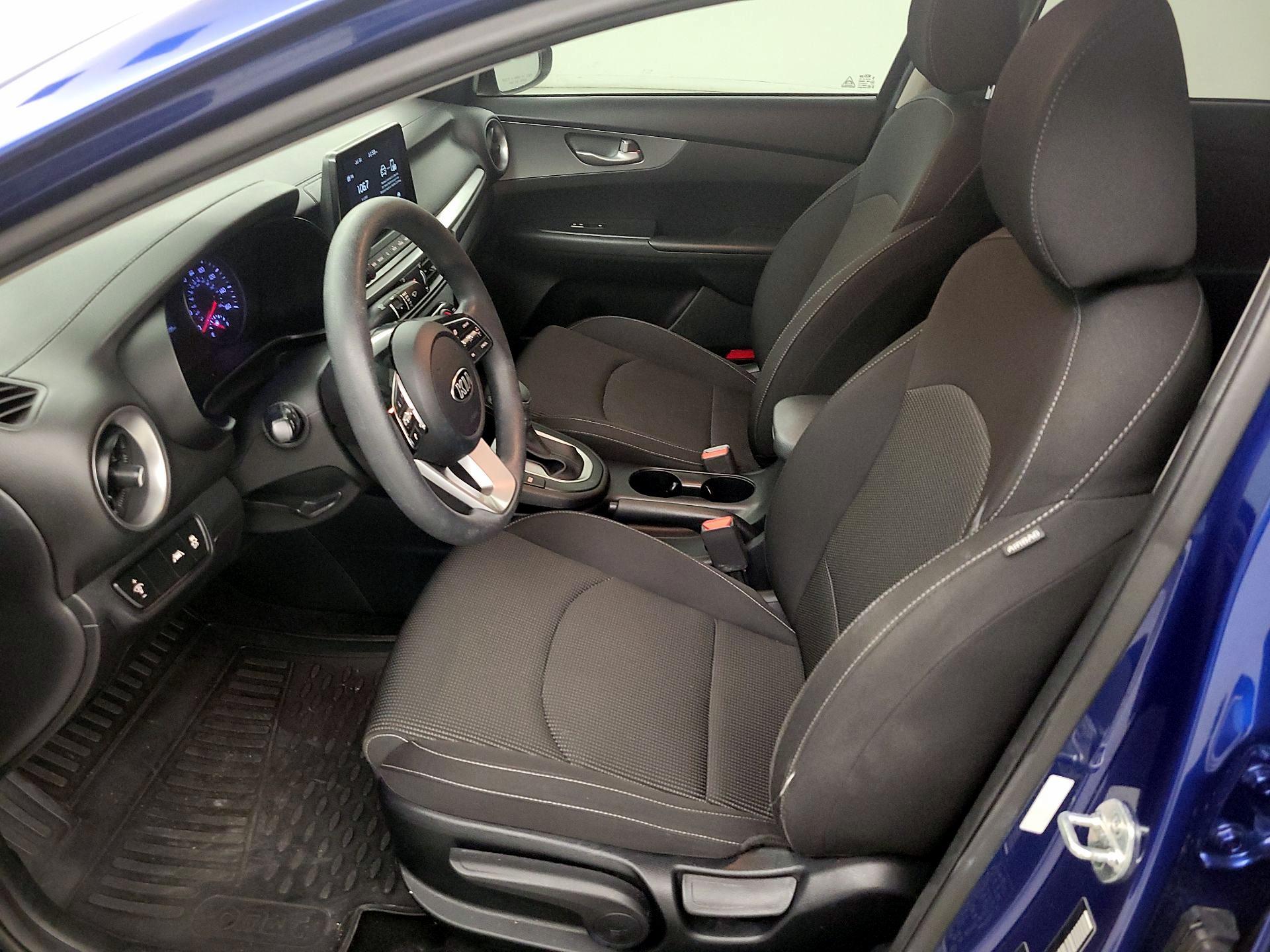 Thumbnail: 2019 Kia Forte - 9