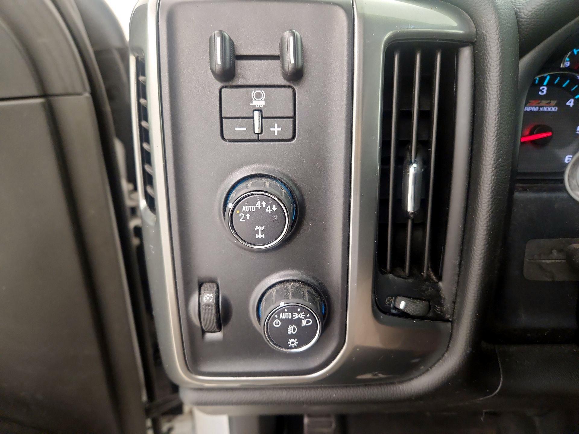 Thumbnail: 2017 Chevrolet Silverado 1500 - 13