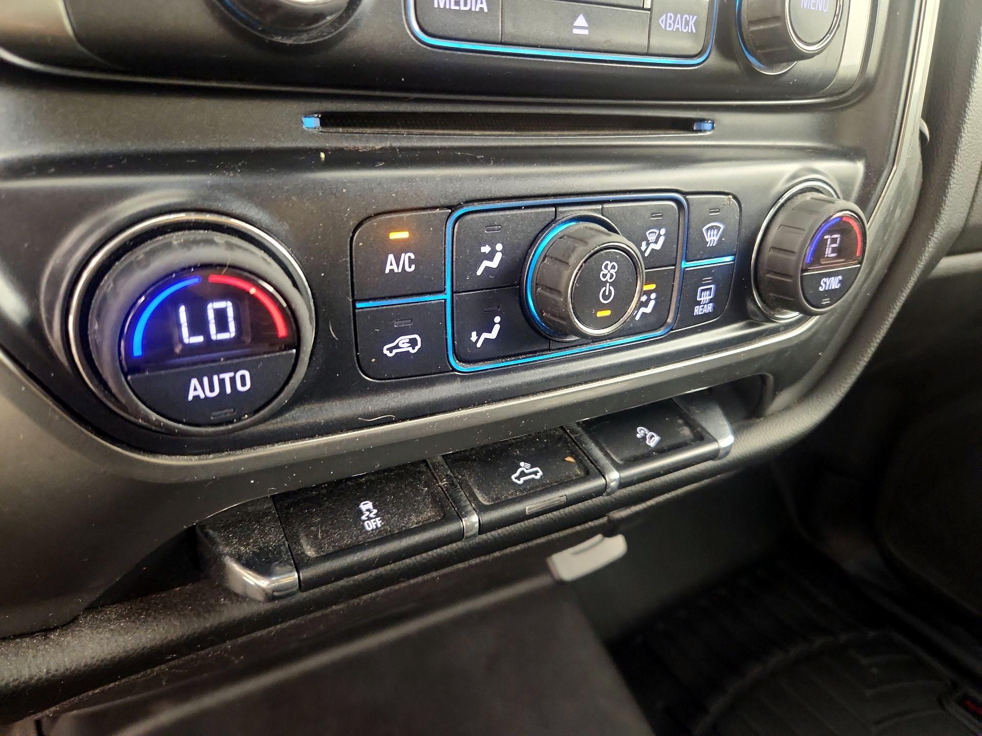 Thumbnail: 2017 Chevrolet Silverado 1500 - 16