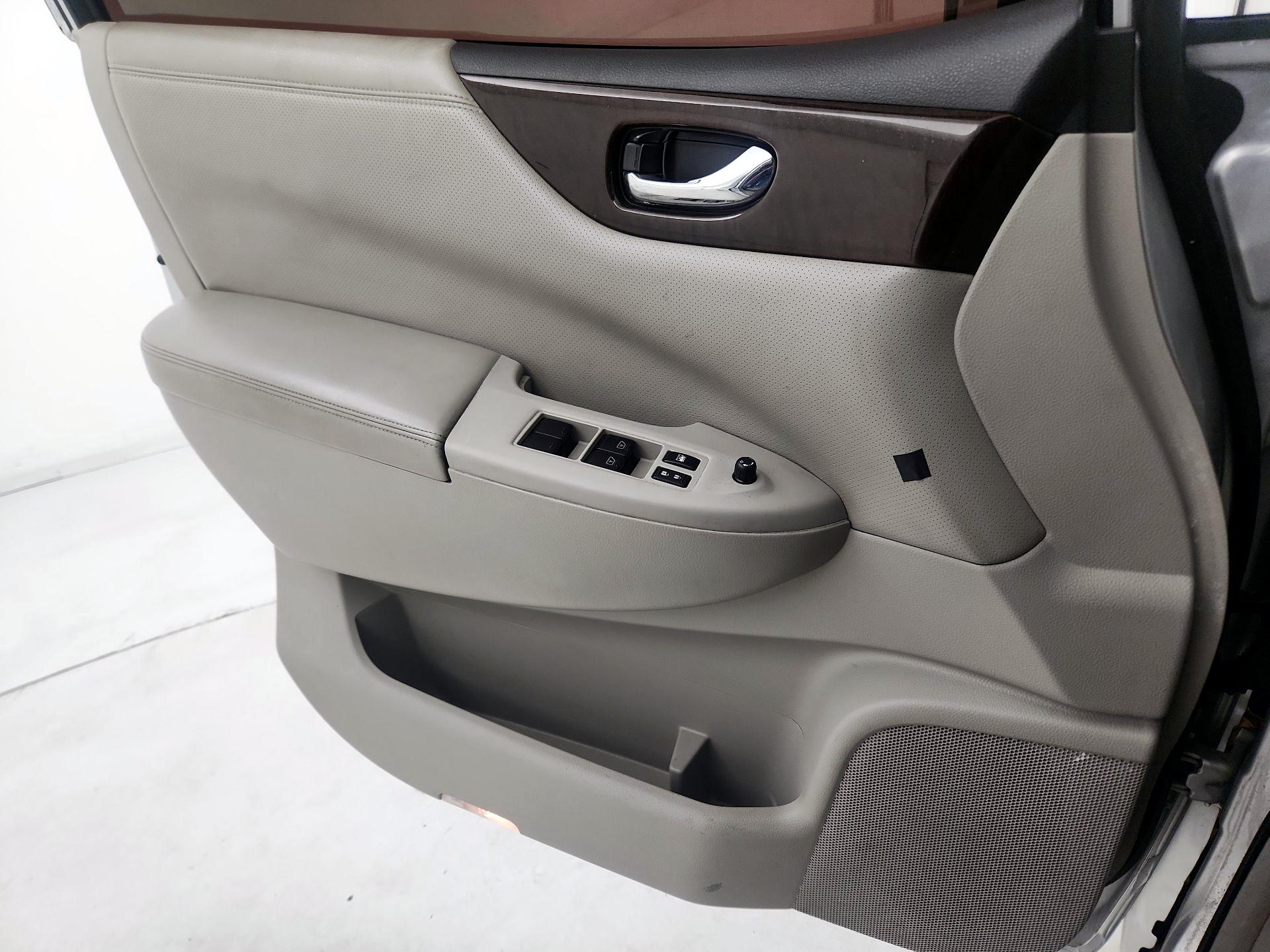 Thumbnail: 2017 Nissan Quest - 12