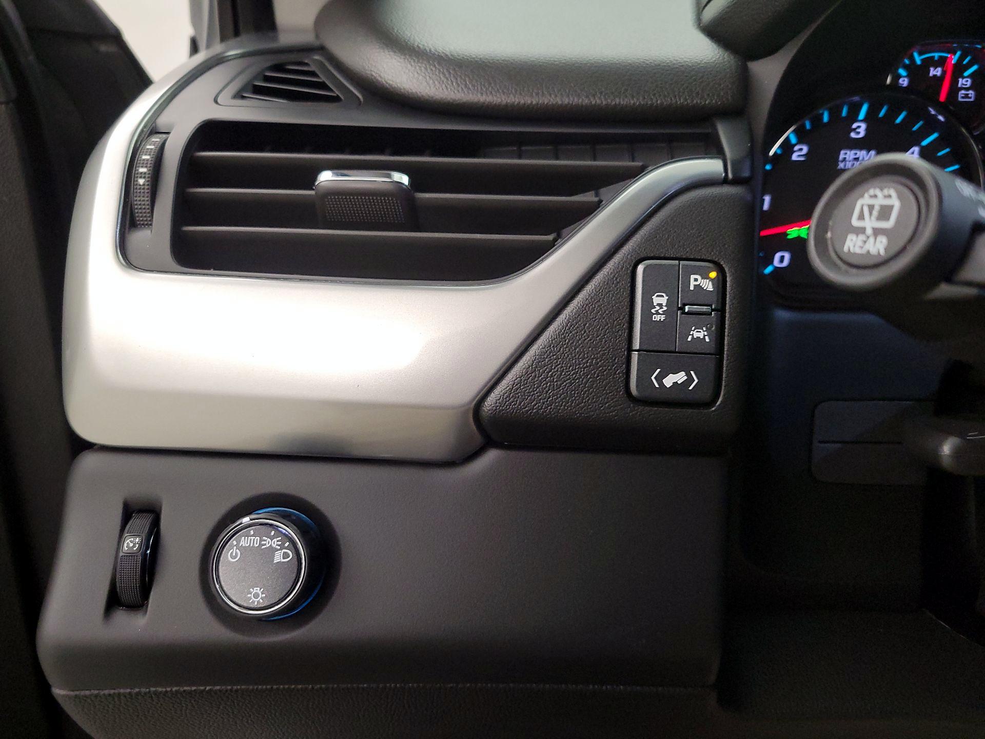 Thumbnail: 2019 Chevrolet Tahoe - 11