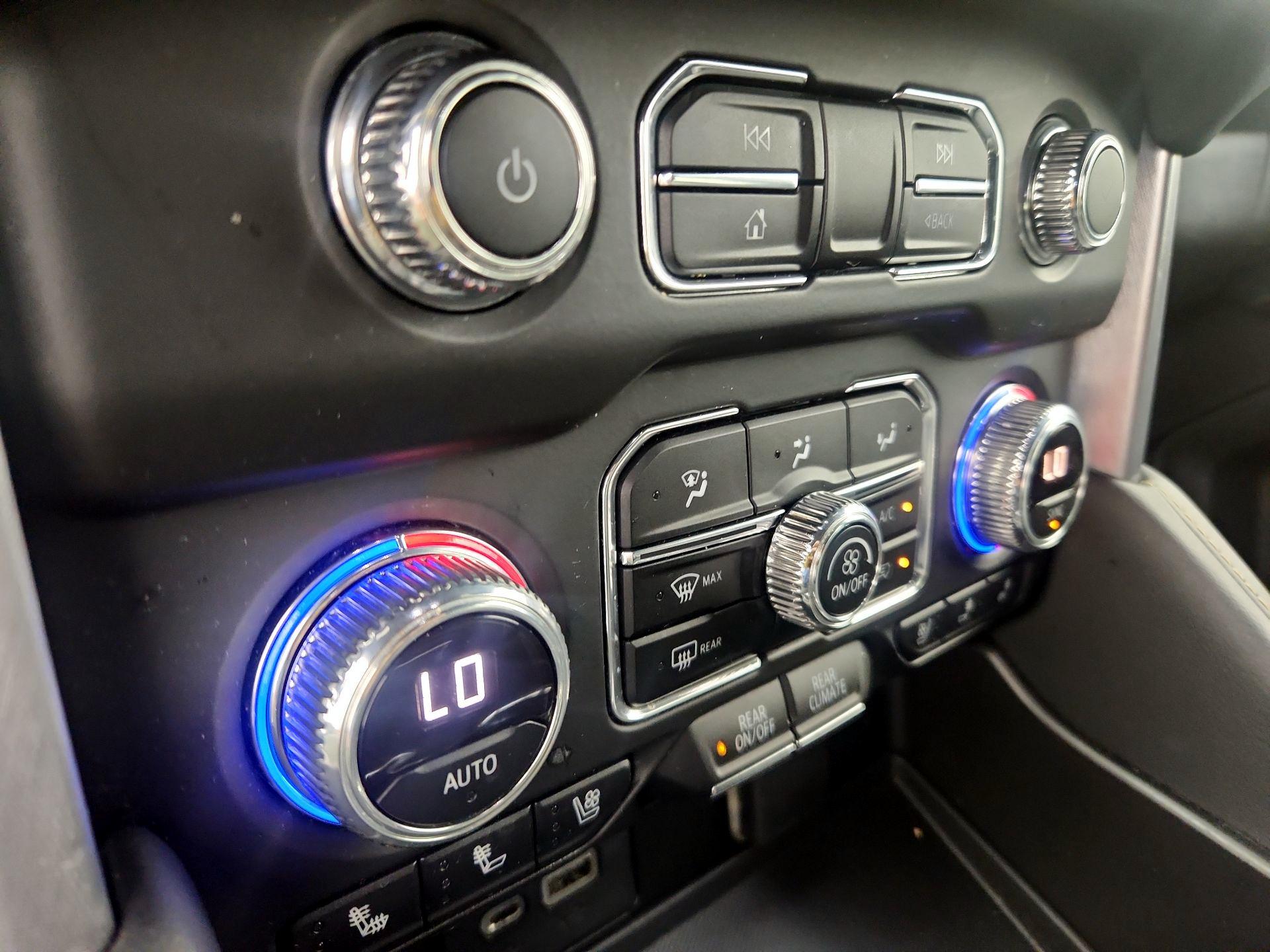 Thumbnail: 2022 GMC Yukon XL - 16