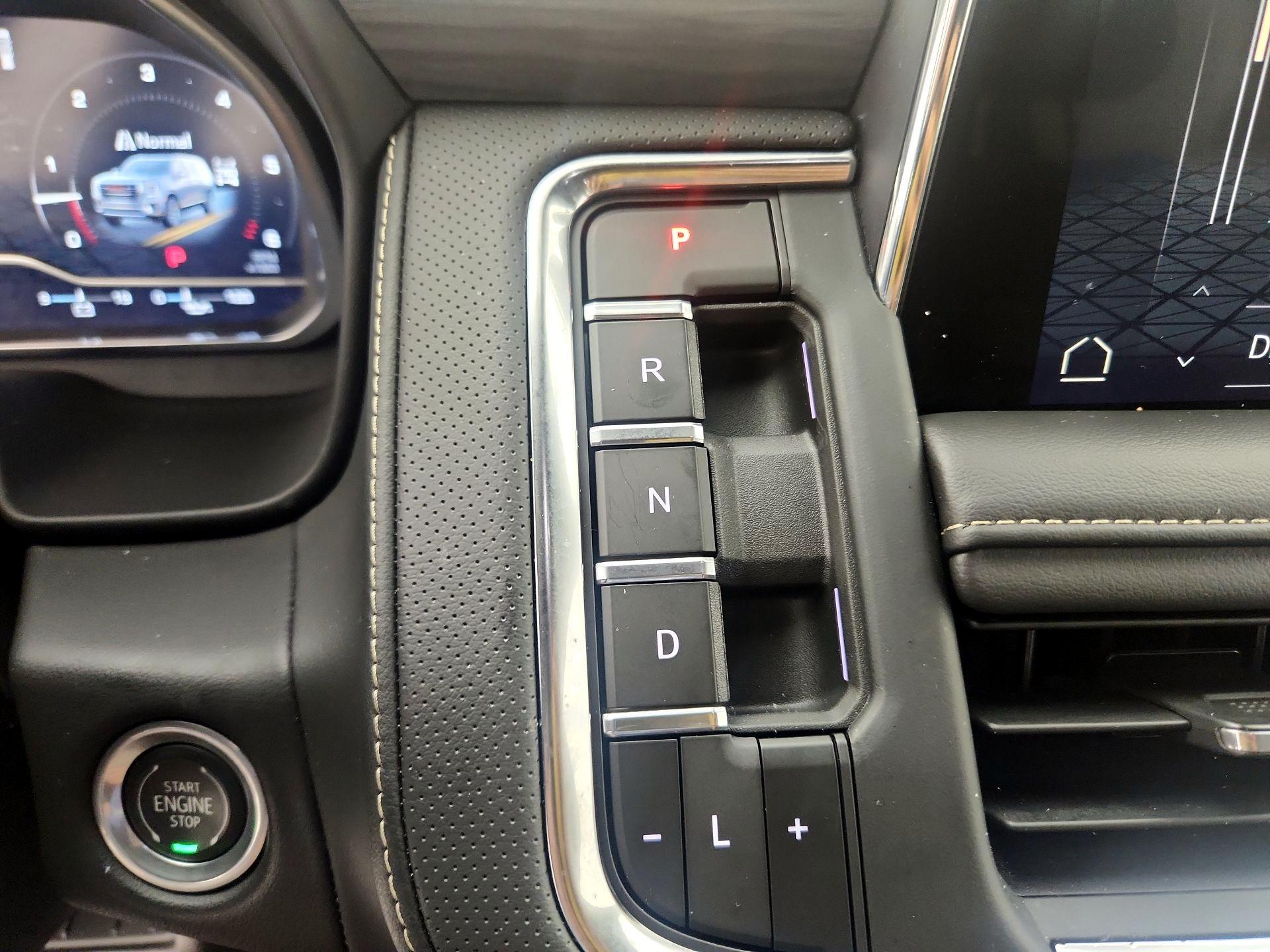 Thumbnail: 2022 GMC Yukon XL - 17