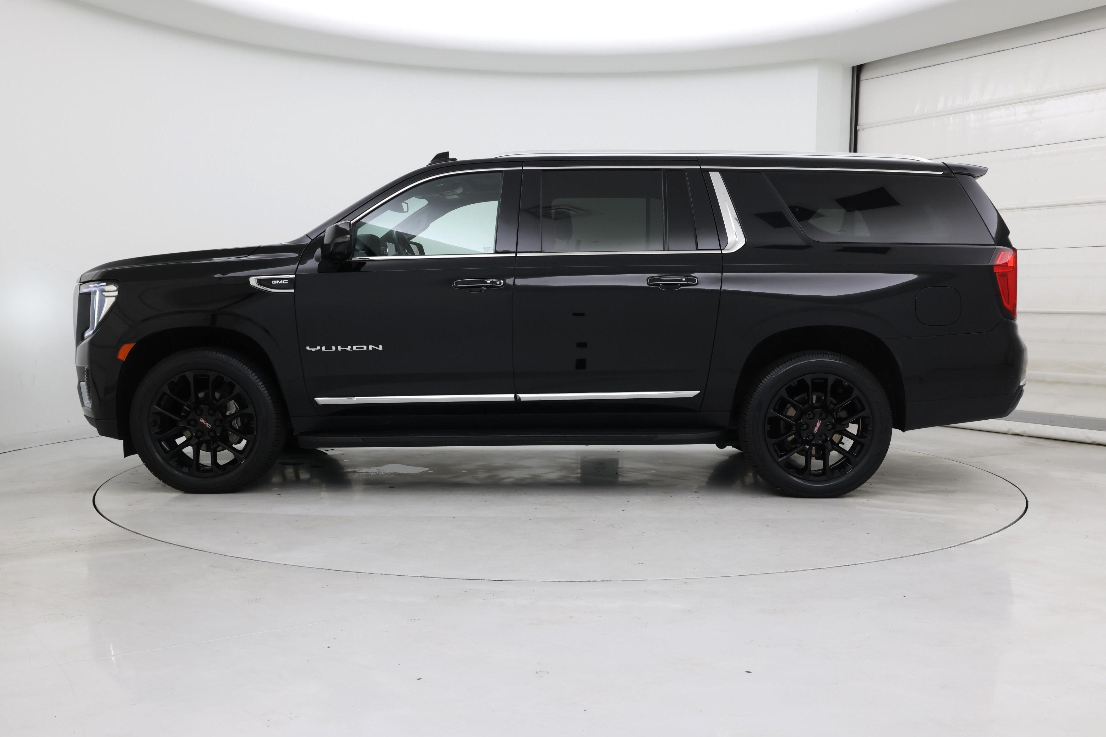 Thumbnail: 2022 GMC Yukon XL - 3