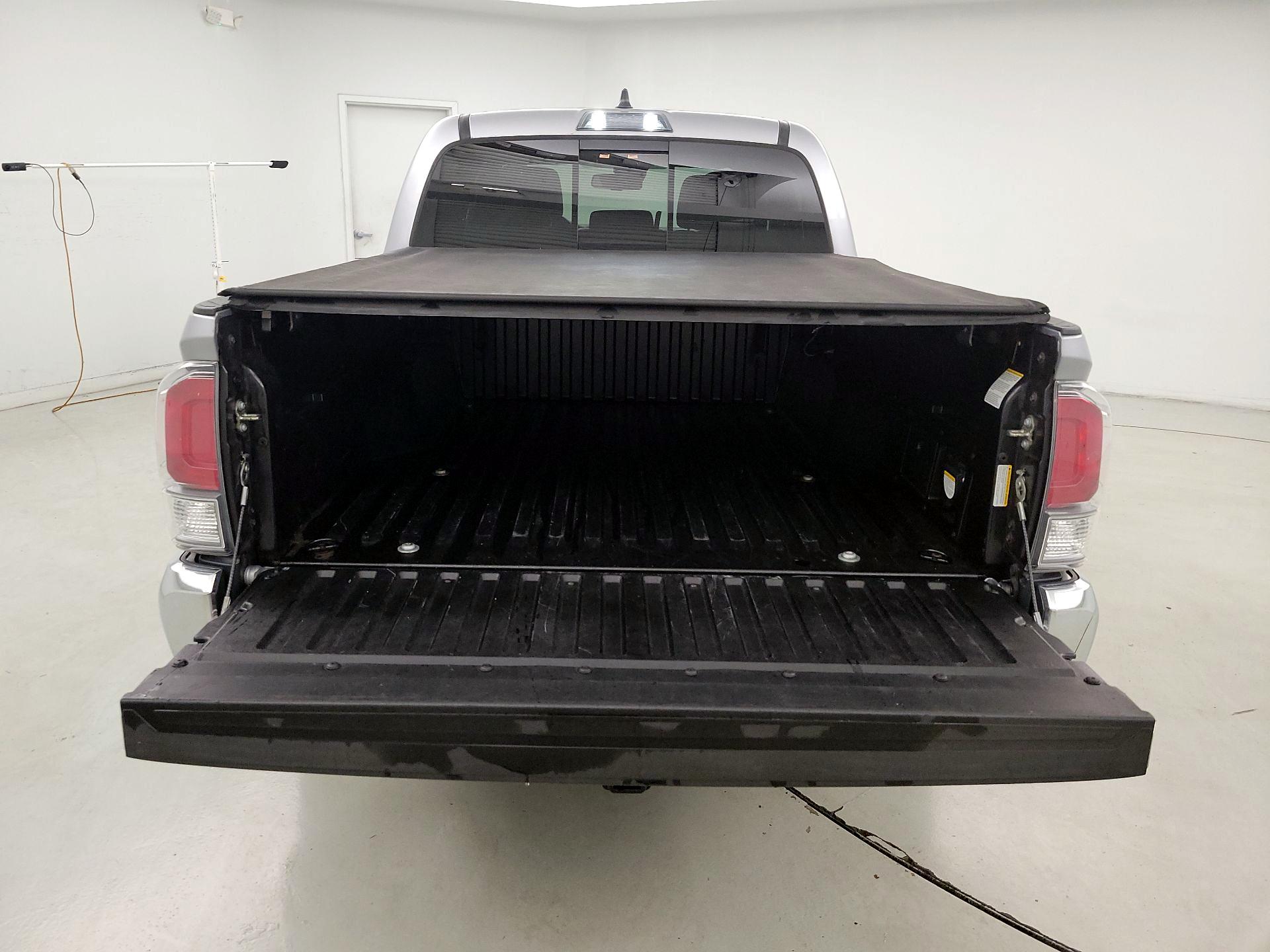 Thumbnail: 2020 Toyota Tacoma - 18