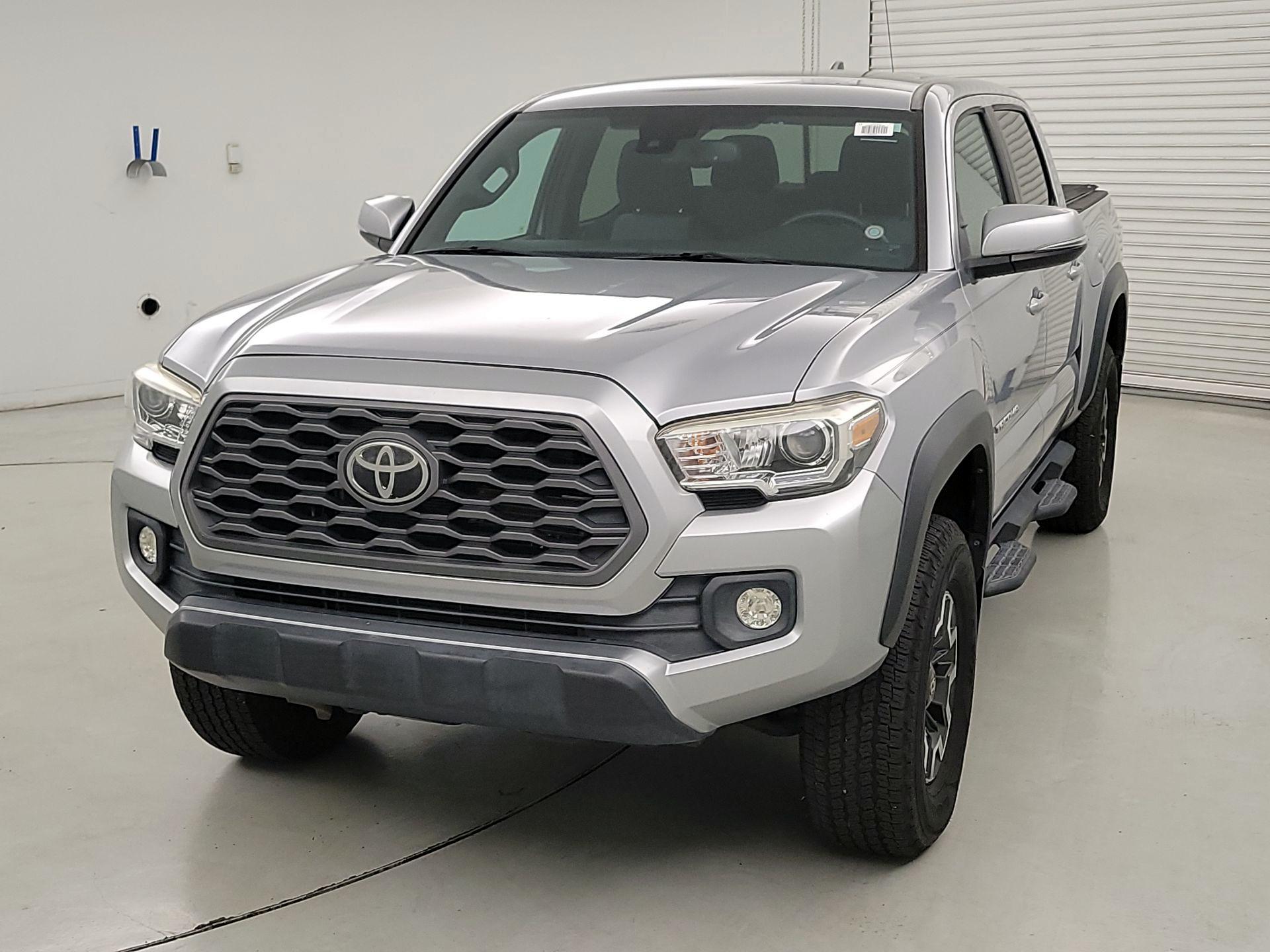 Thumbnail: 2020 Toyota Tacoma - 3