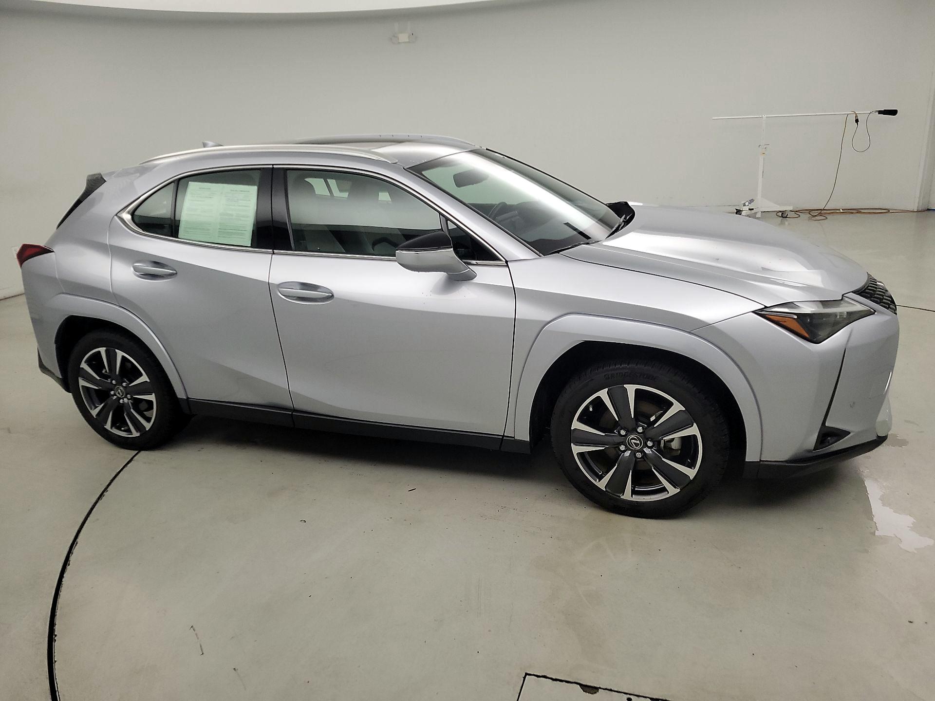 Thumbnail: 2024 Lexus UX - 4