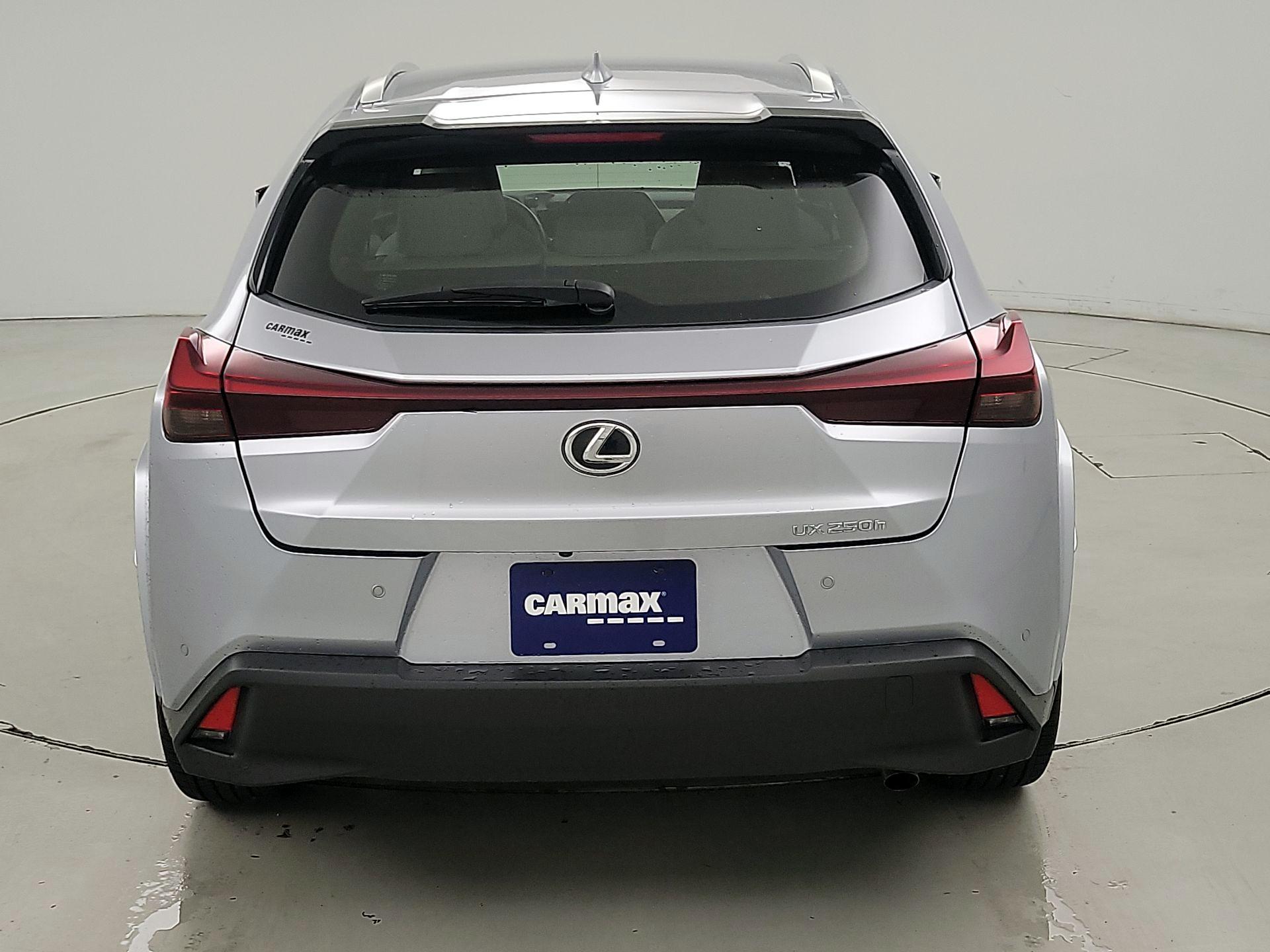 Thumbnail: 2024 Lexus UX - 6