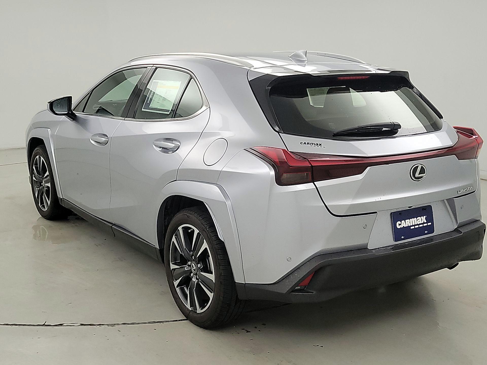 Thumbnail: 2024 Lexus UX - 7