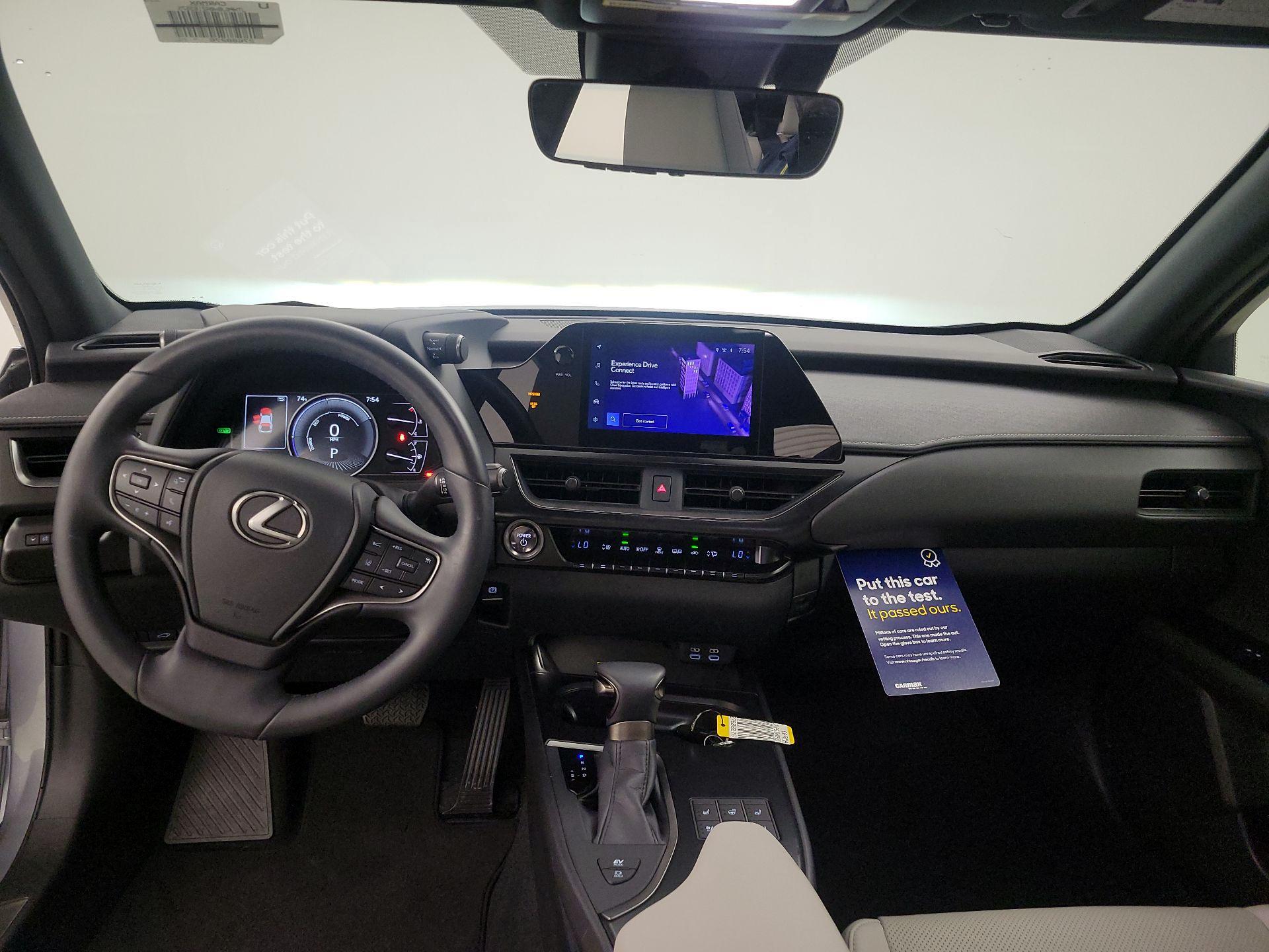 Thumbnail: 2024 Lexus UX - 8